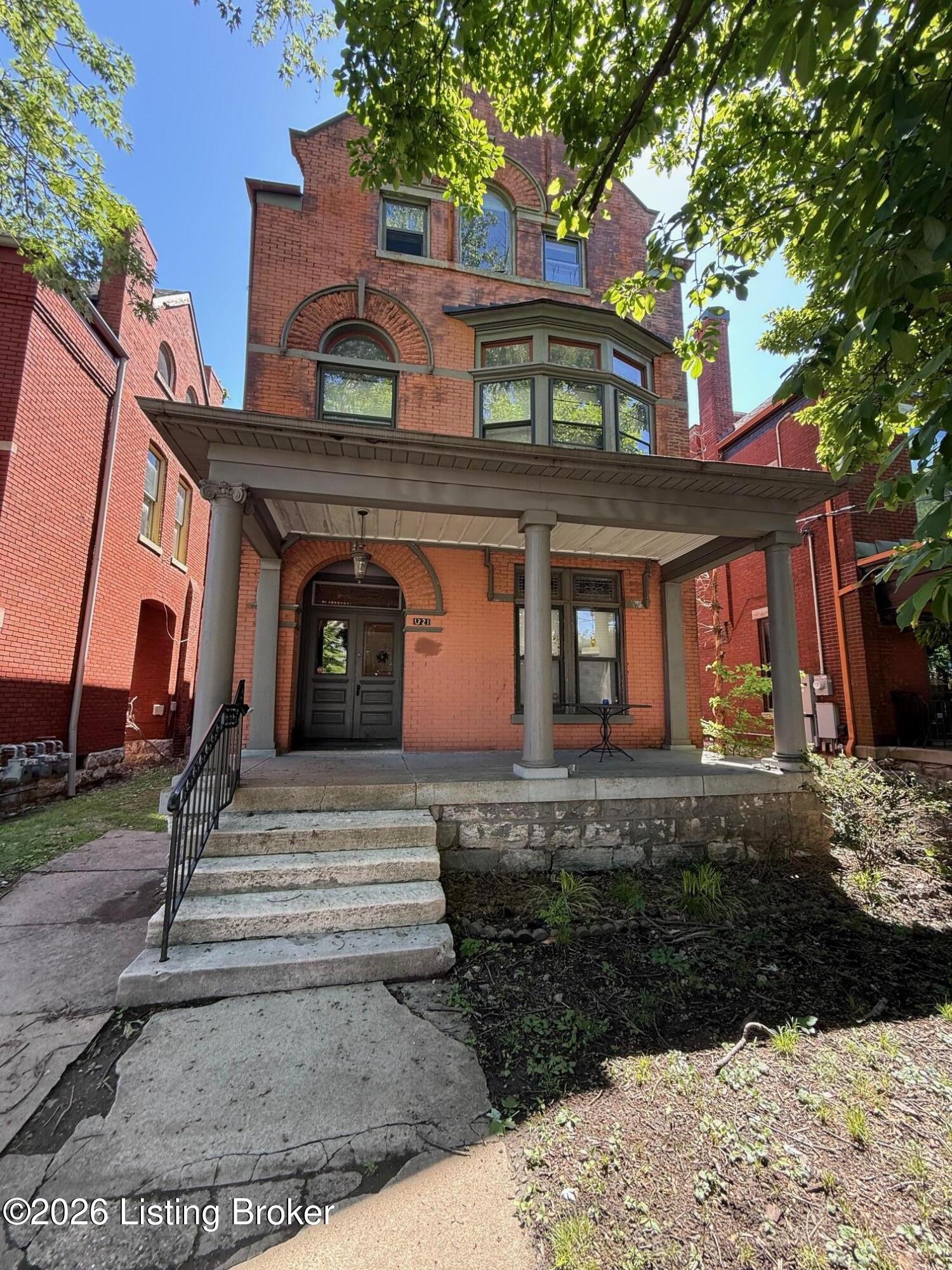 1321 S 1st St Property Photo 1
