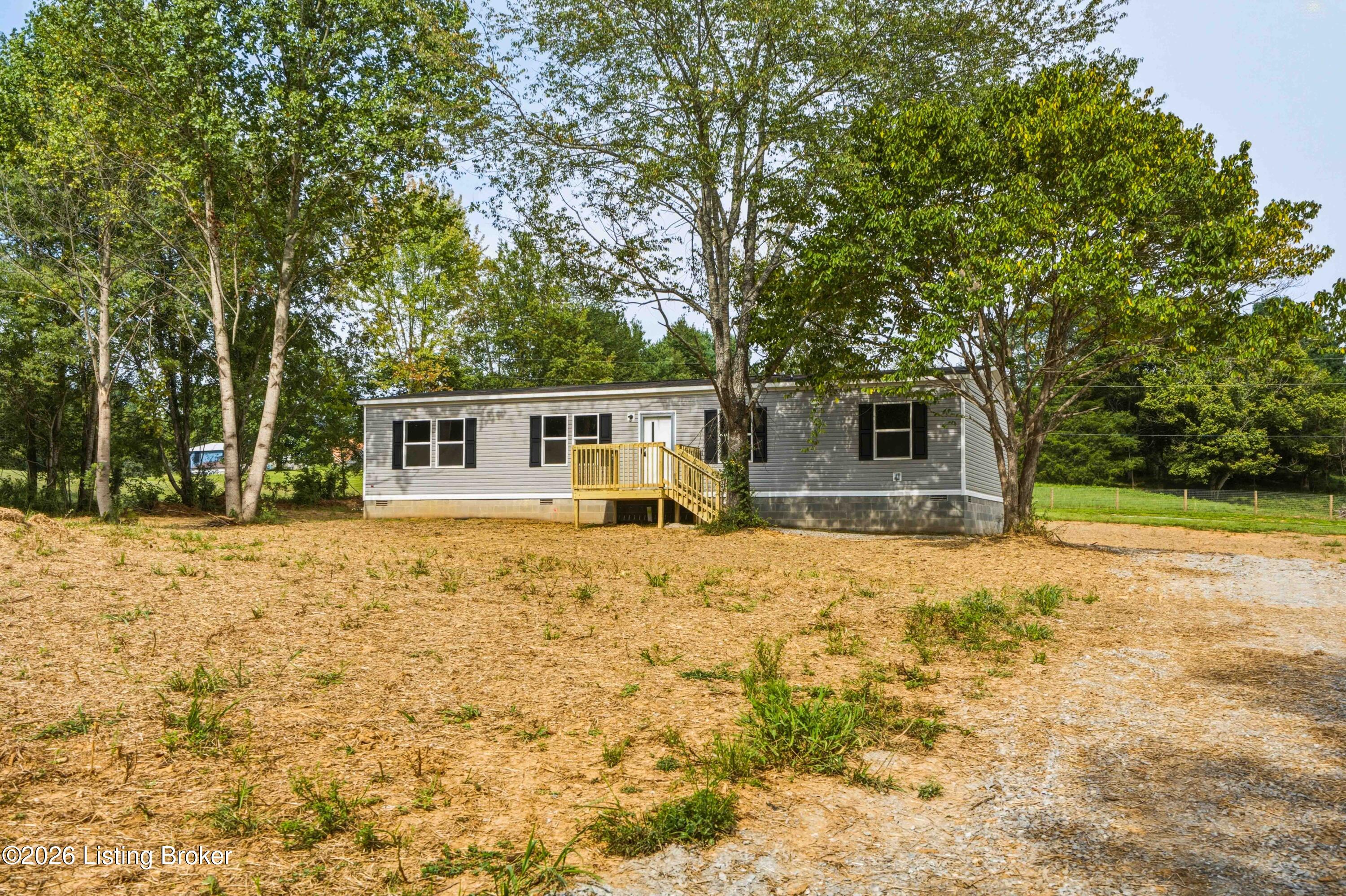 2437 Fallen Timber Rd Property Photo 3