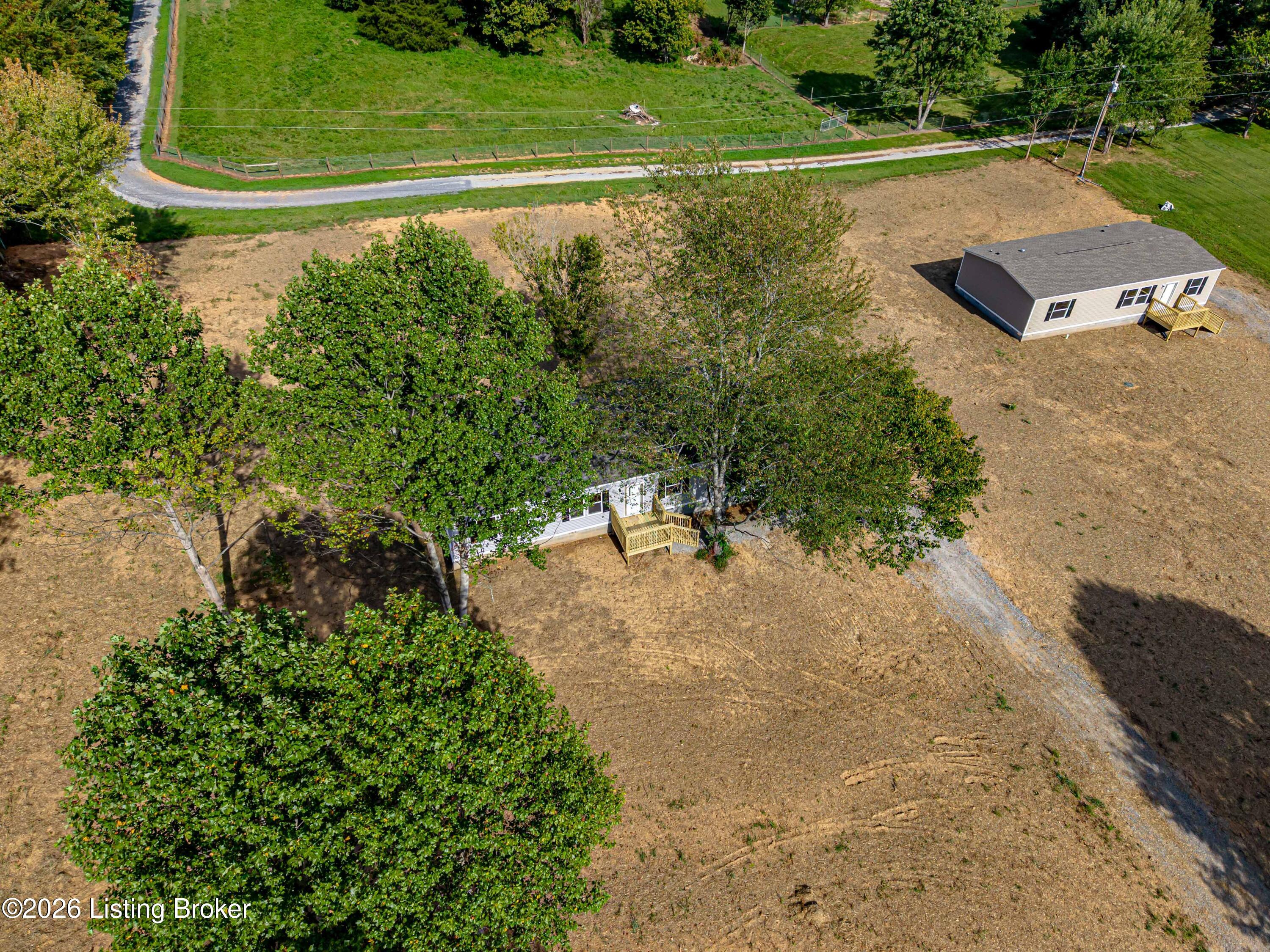 2437 Fallen Timber Rd Property Photo 6