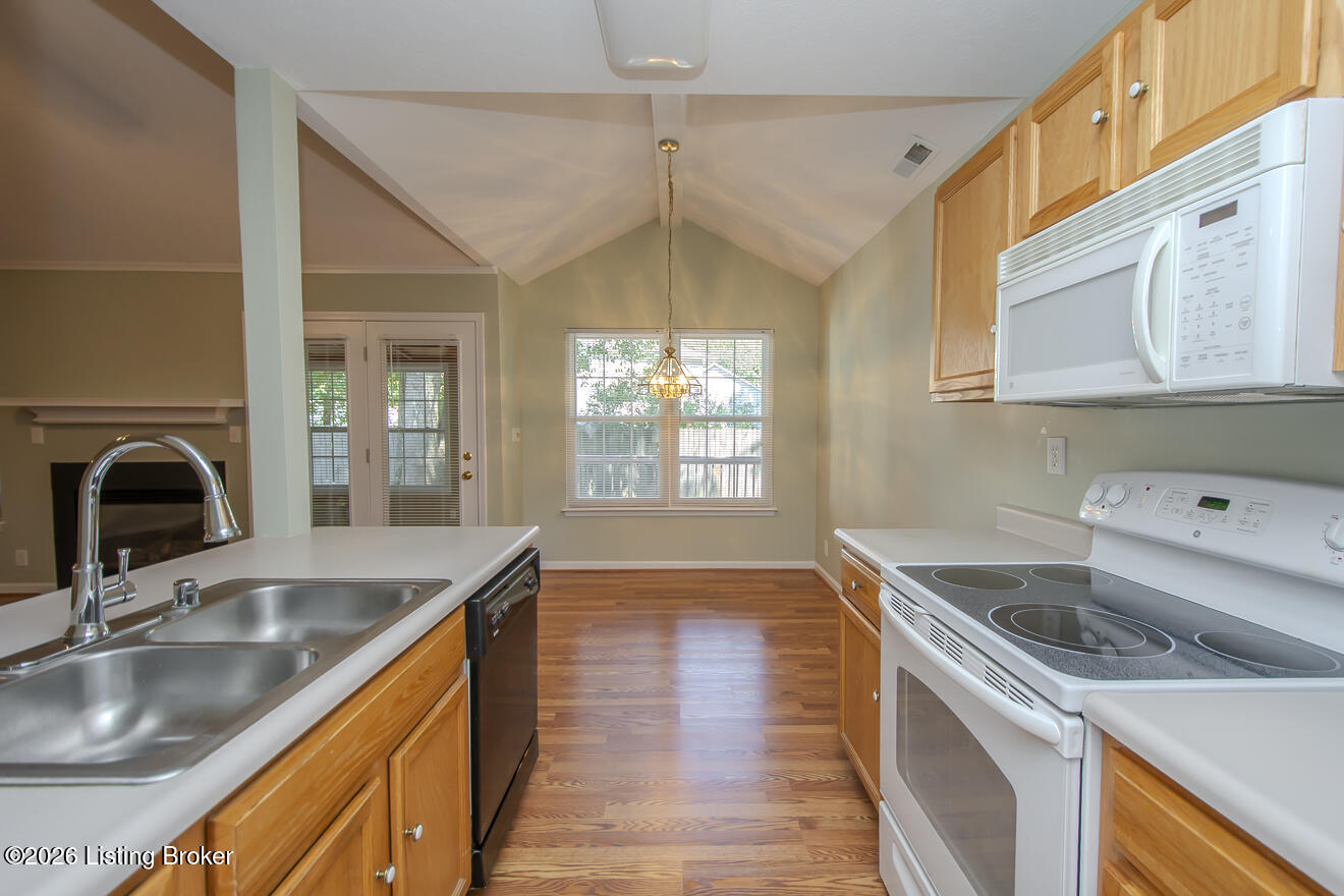 11107 Brook Bend Ct Property Photo 12