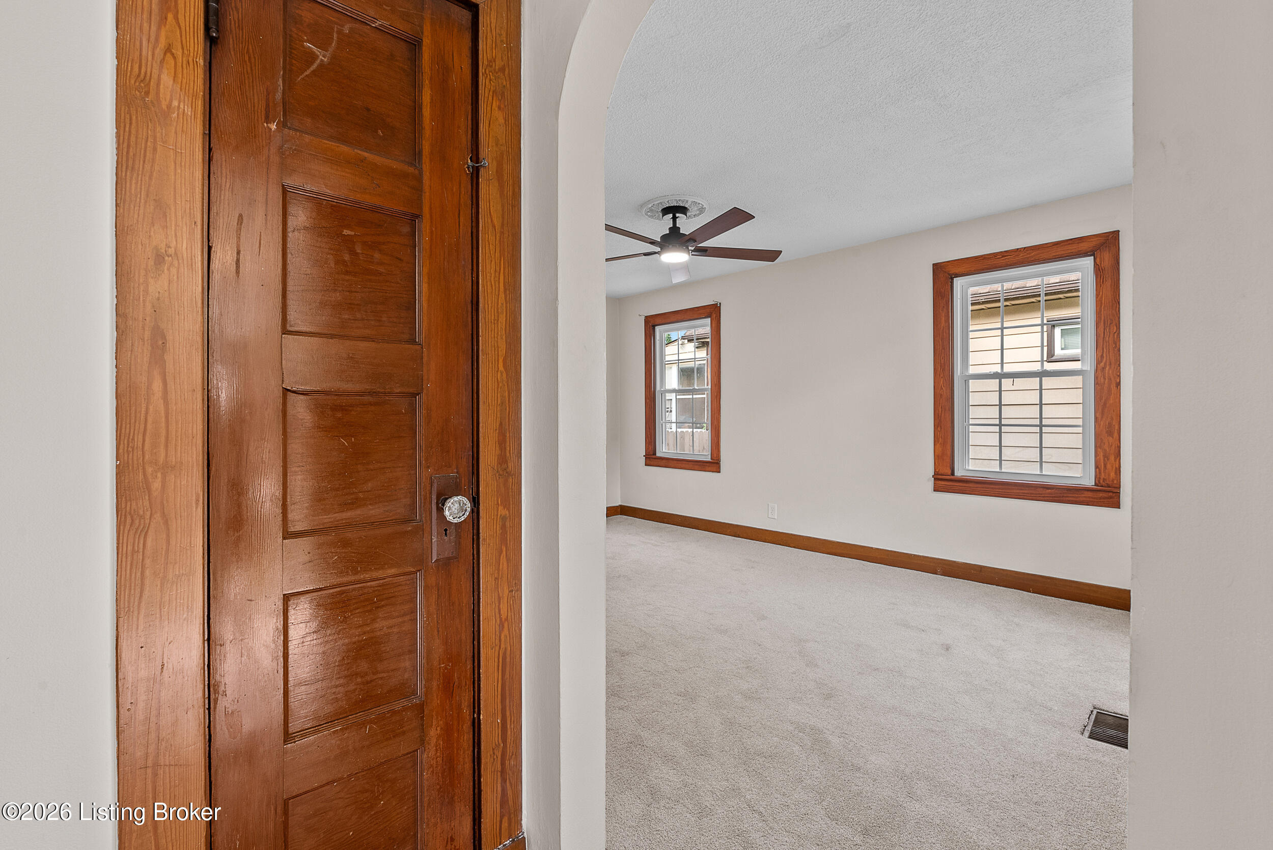 834 Beecher St Property Photo 2