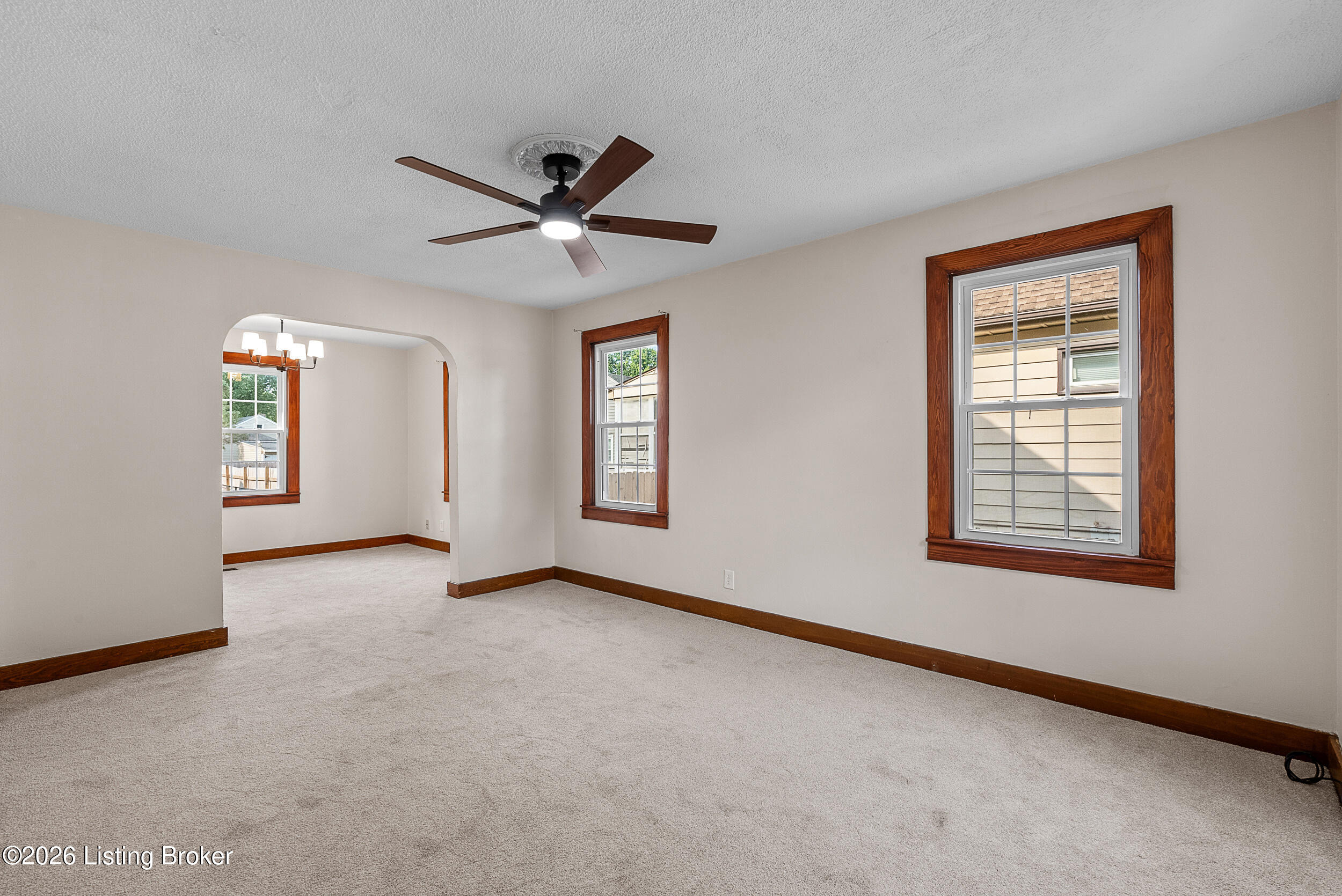 834 Beecher St Property Photo 3