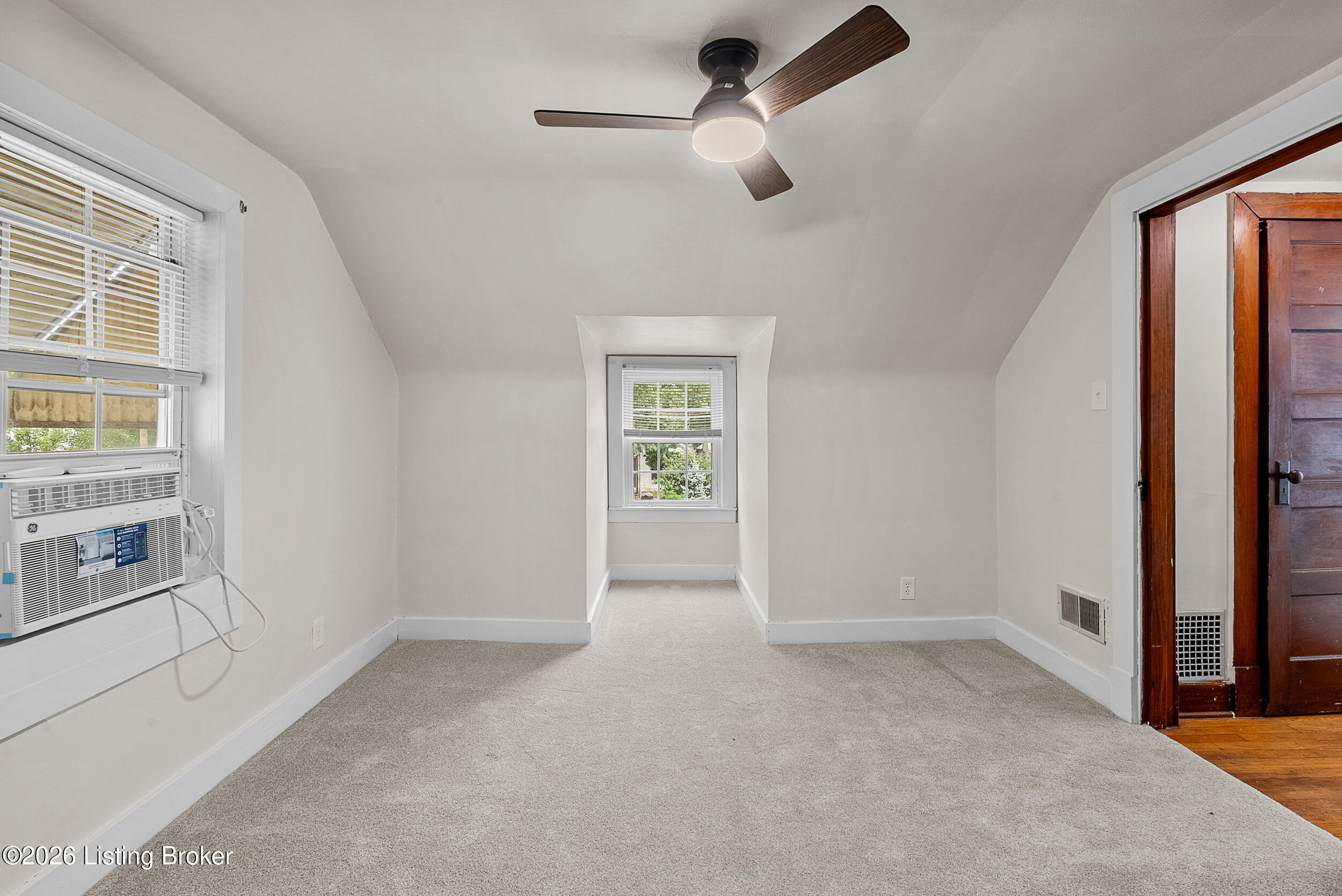 834 Beecher St Property Photo 17