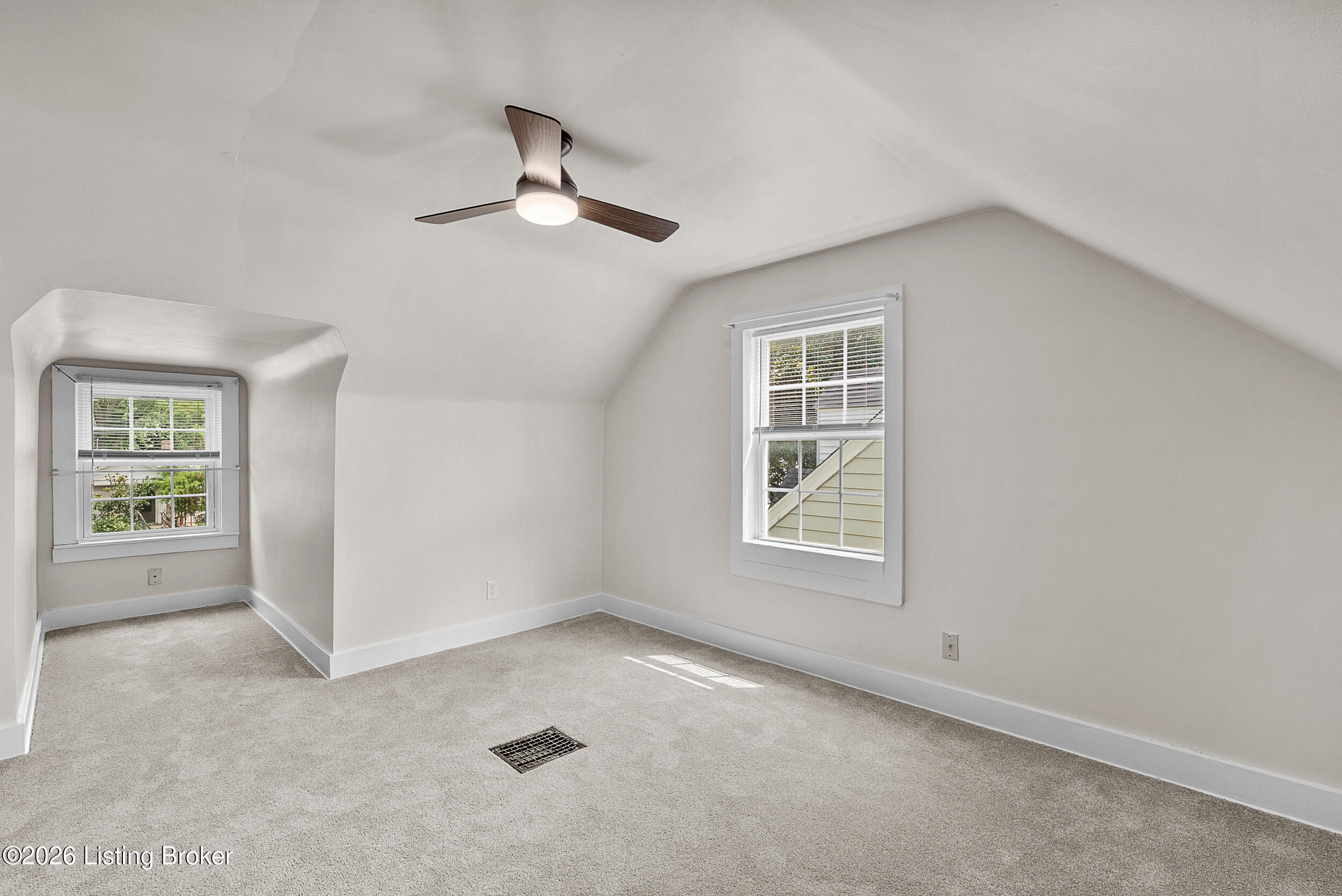 834 Beecher St Property Photo 19