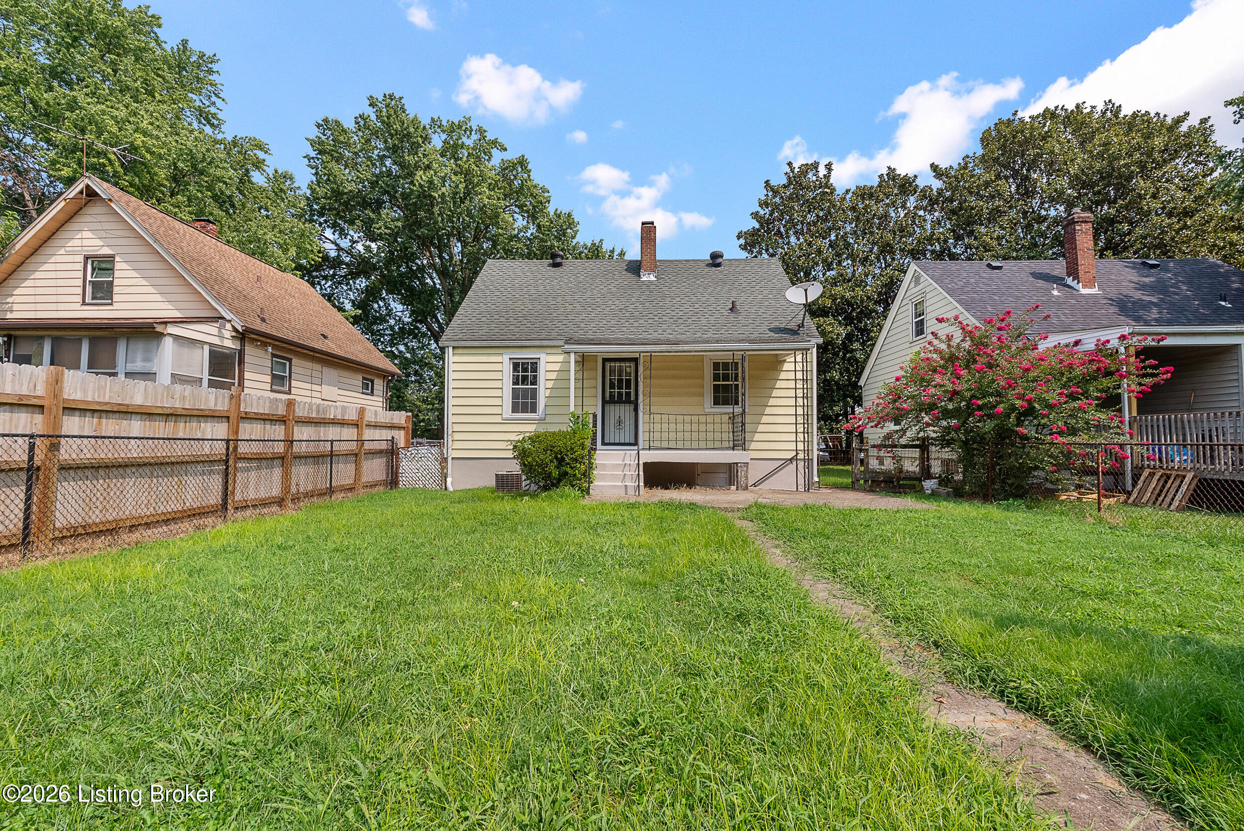 834 Beecher St Property Photo 28