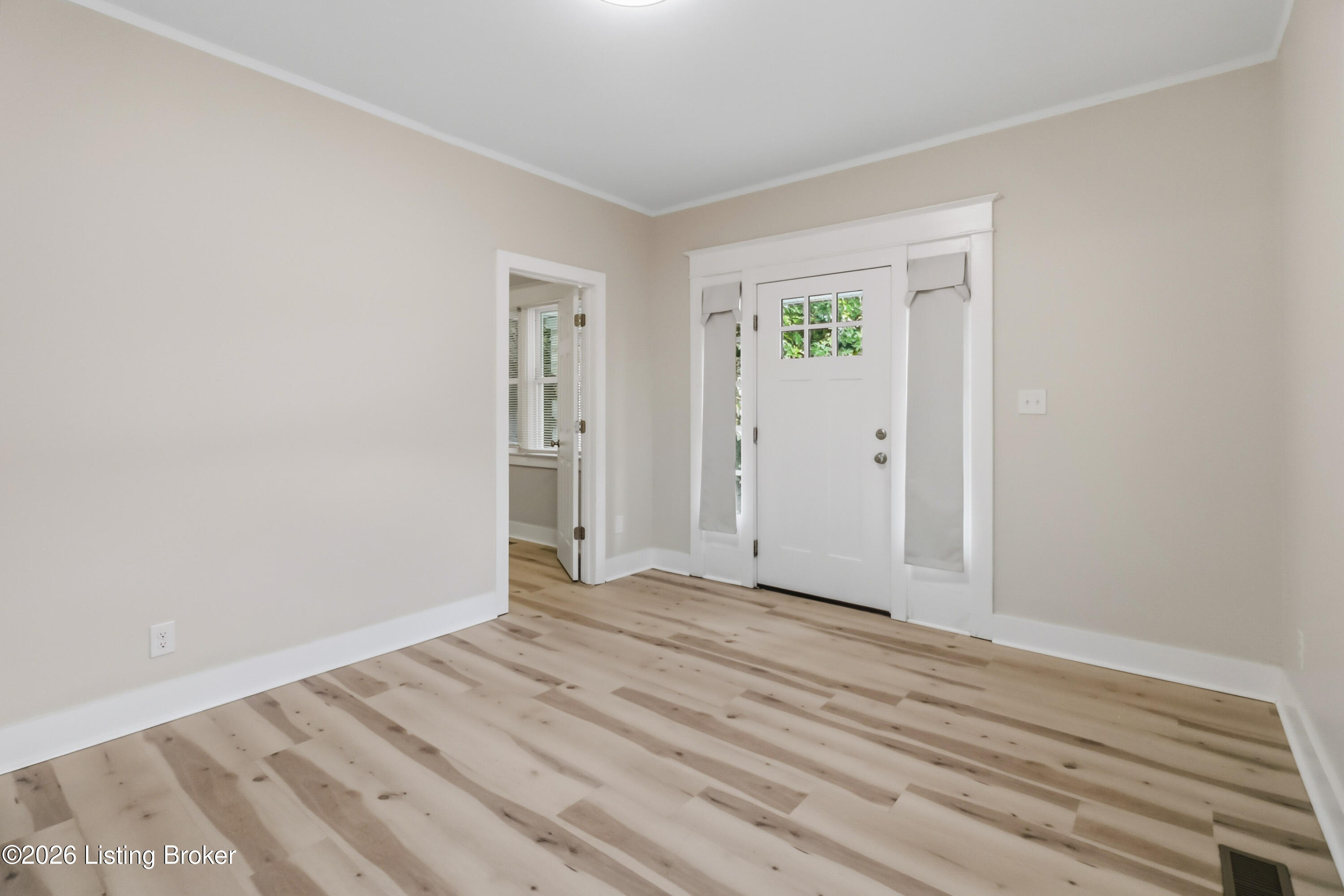 1526 Taylor Ave Property Photo 5