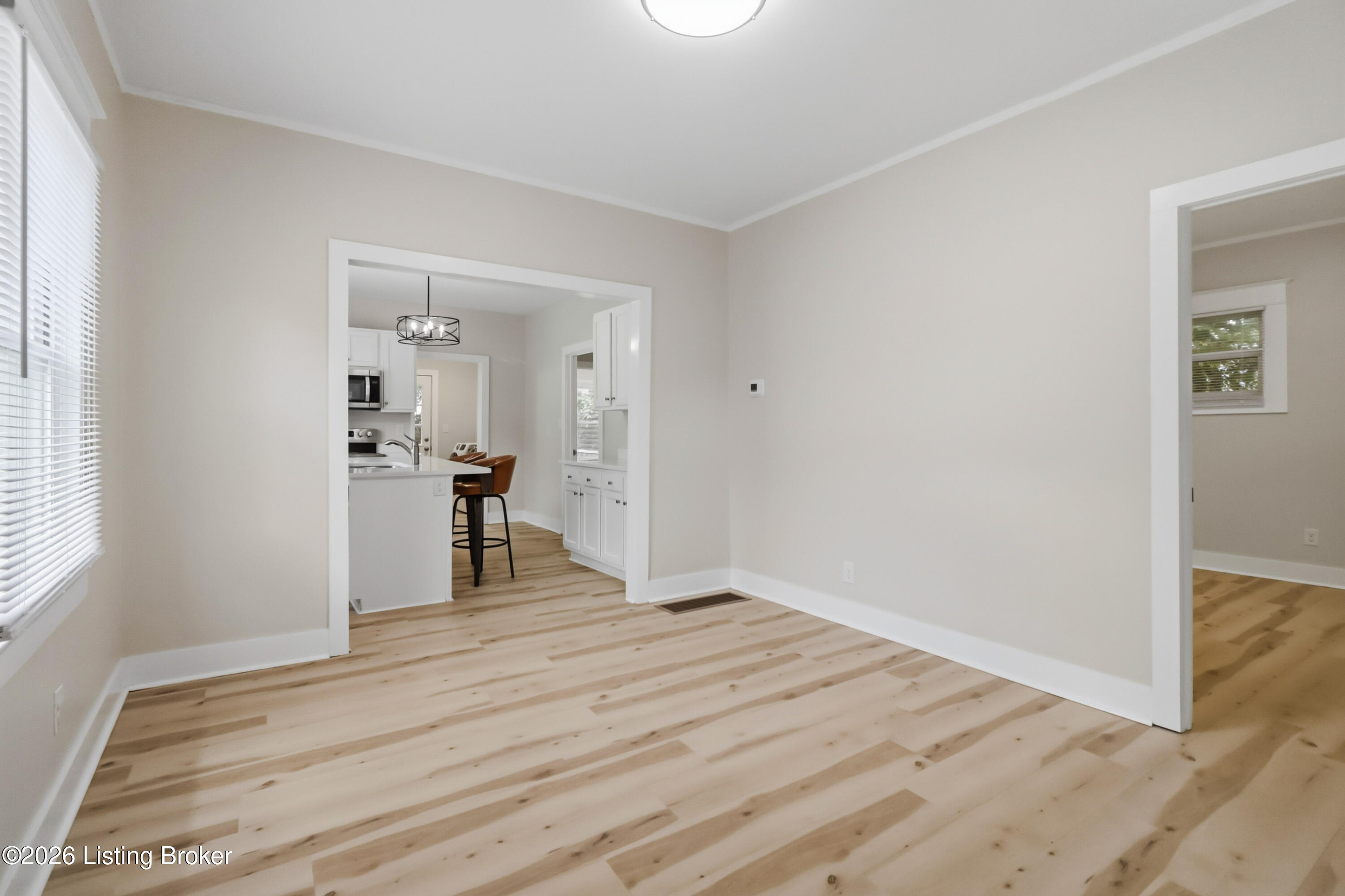 1526 Taylor Ave Property Photo 6