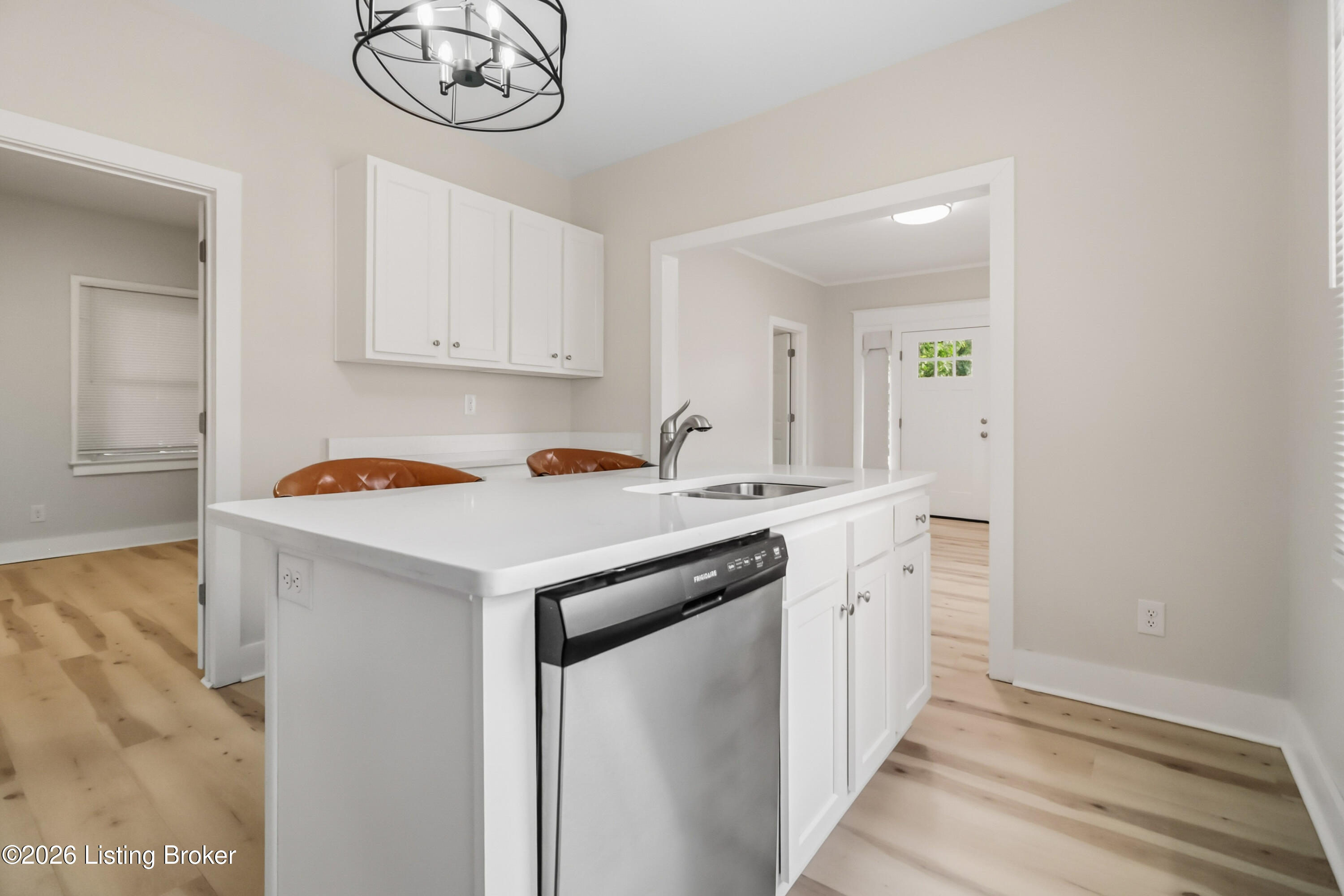 1526 Taylor Ave Property Photo 10