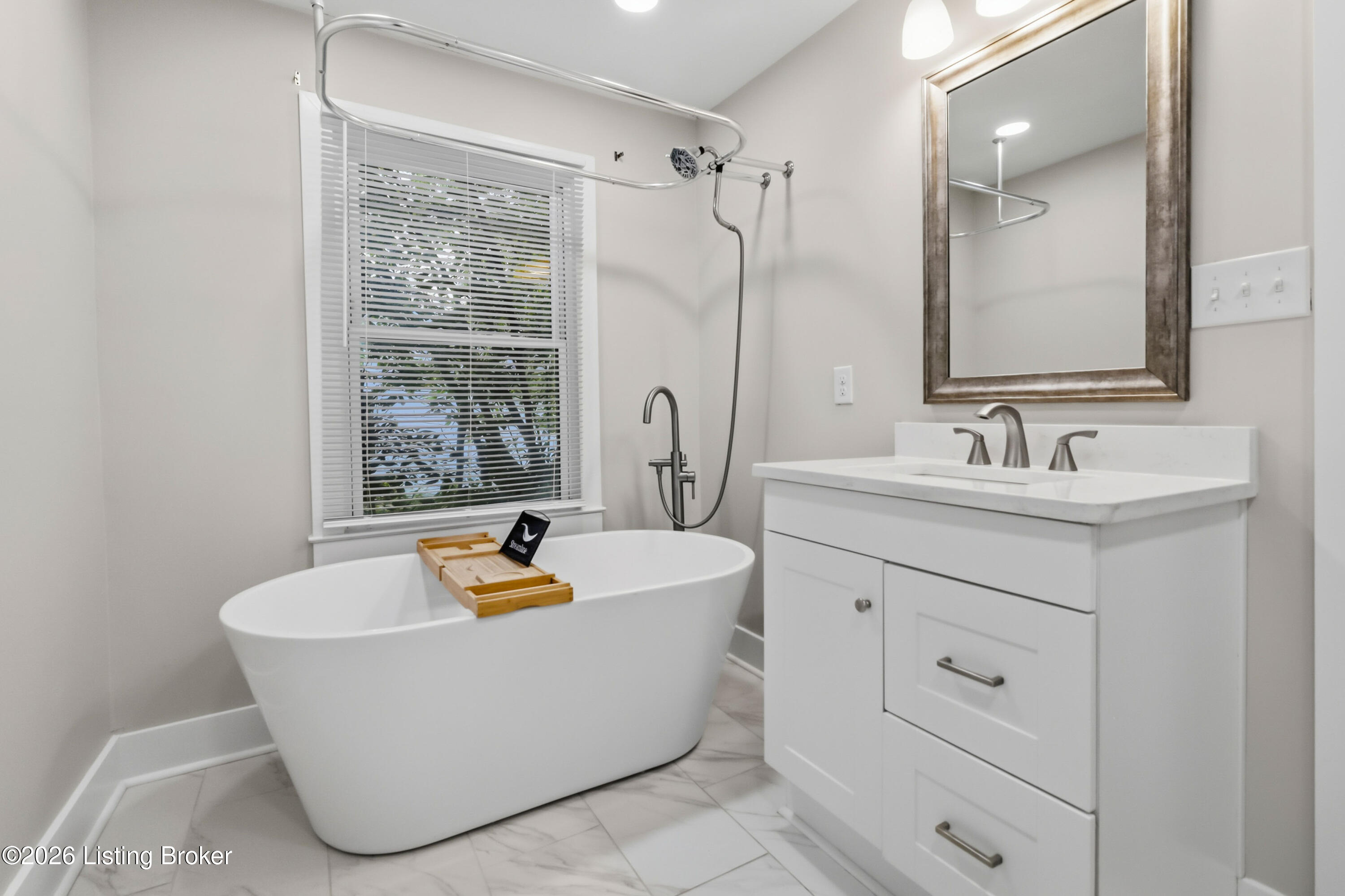 1526 Taylor Ave Property Photo 18