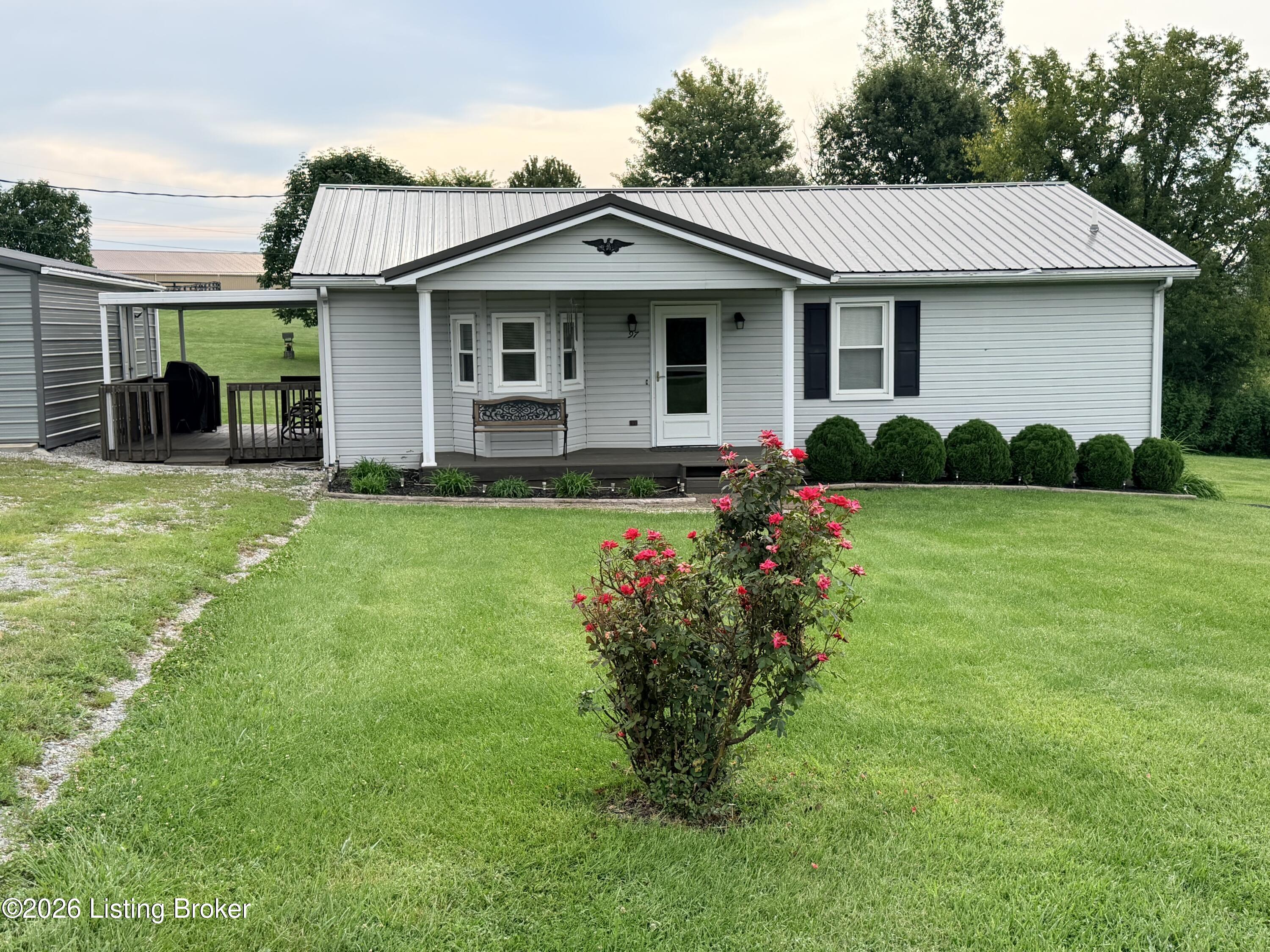 97 Summerfield Ct Property Photo 3