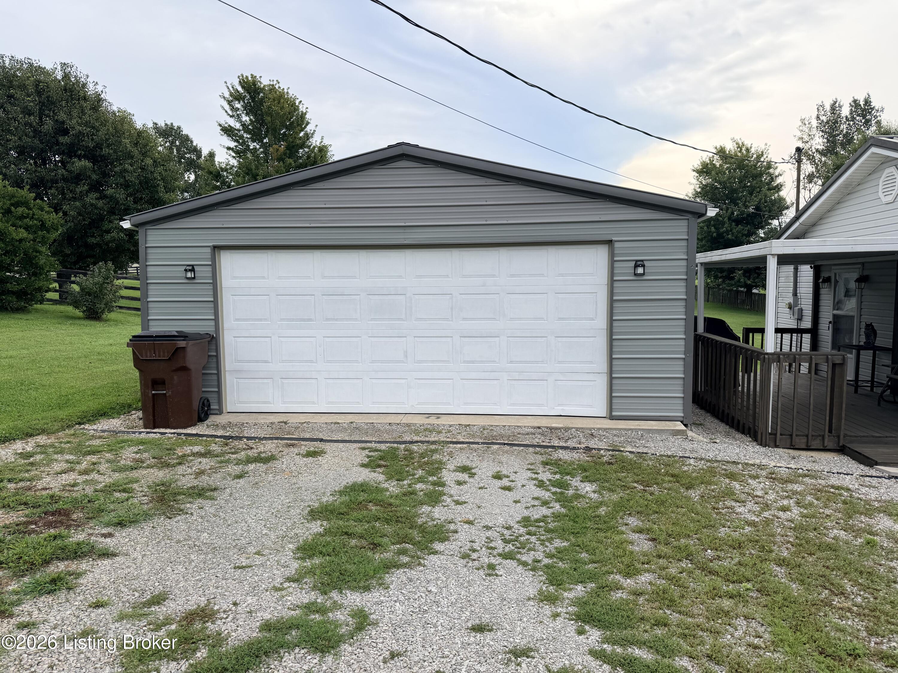 97 Summerfield Ct Property Photo 4