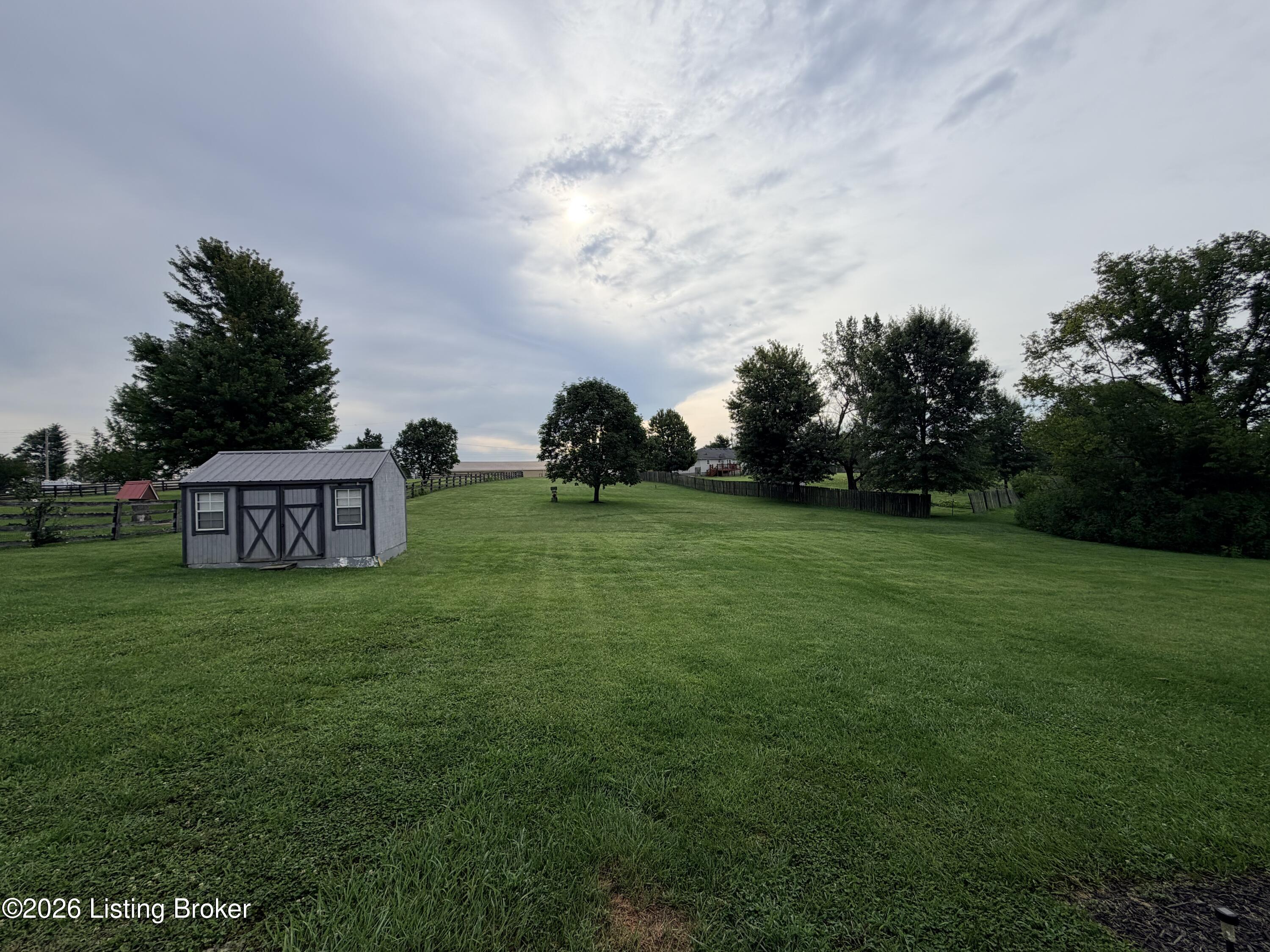 97 Summerfield Ct Property Photo 6