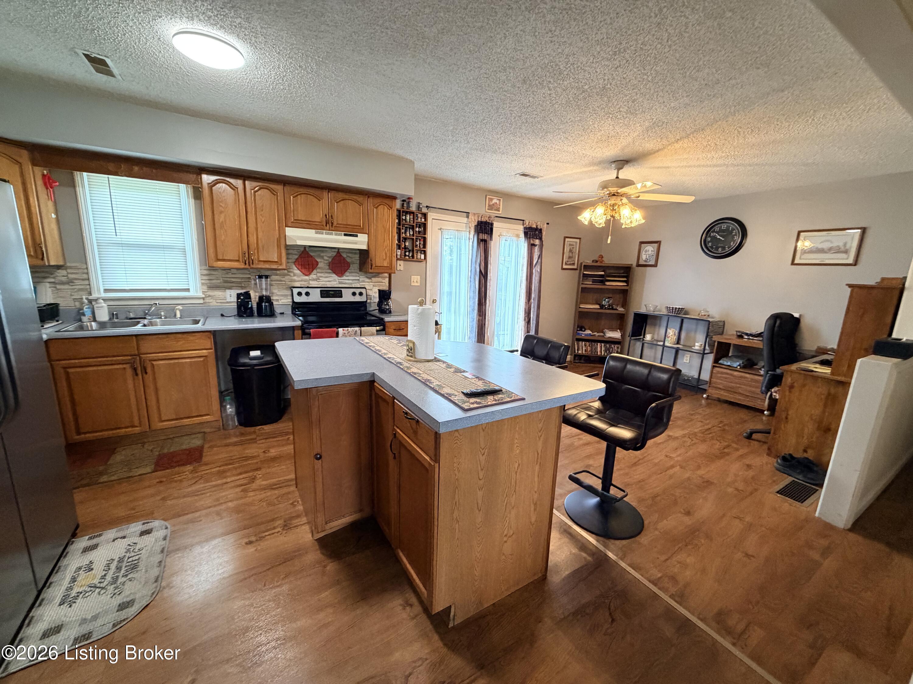 97 Summerfield Ct Property Photo 14