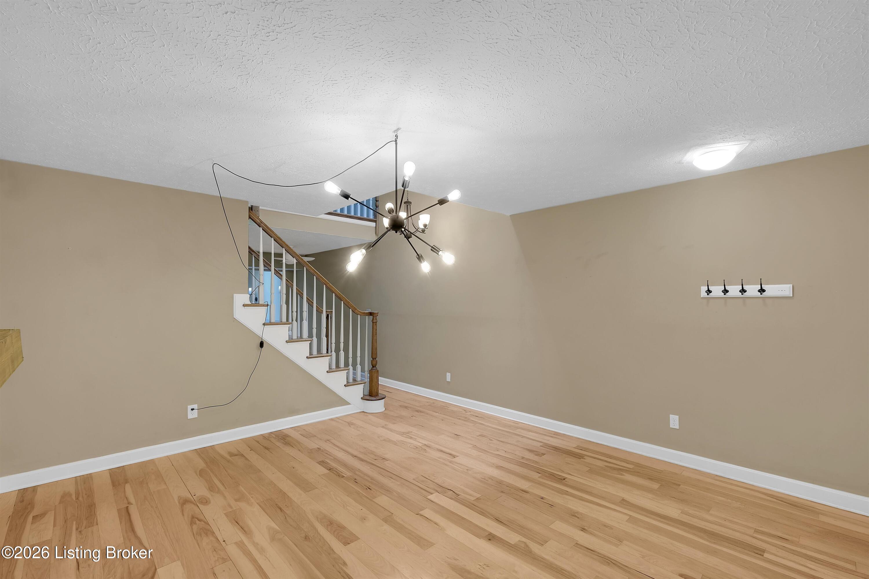 360 Crescent Spring Dr Property Photo 7