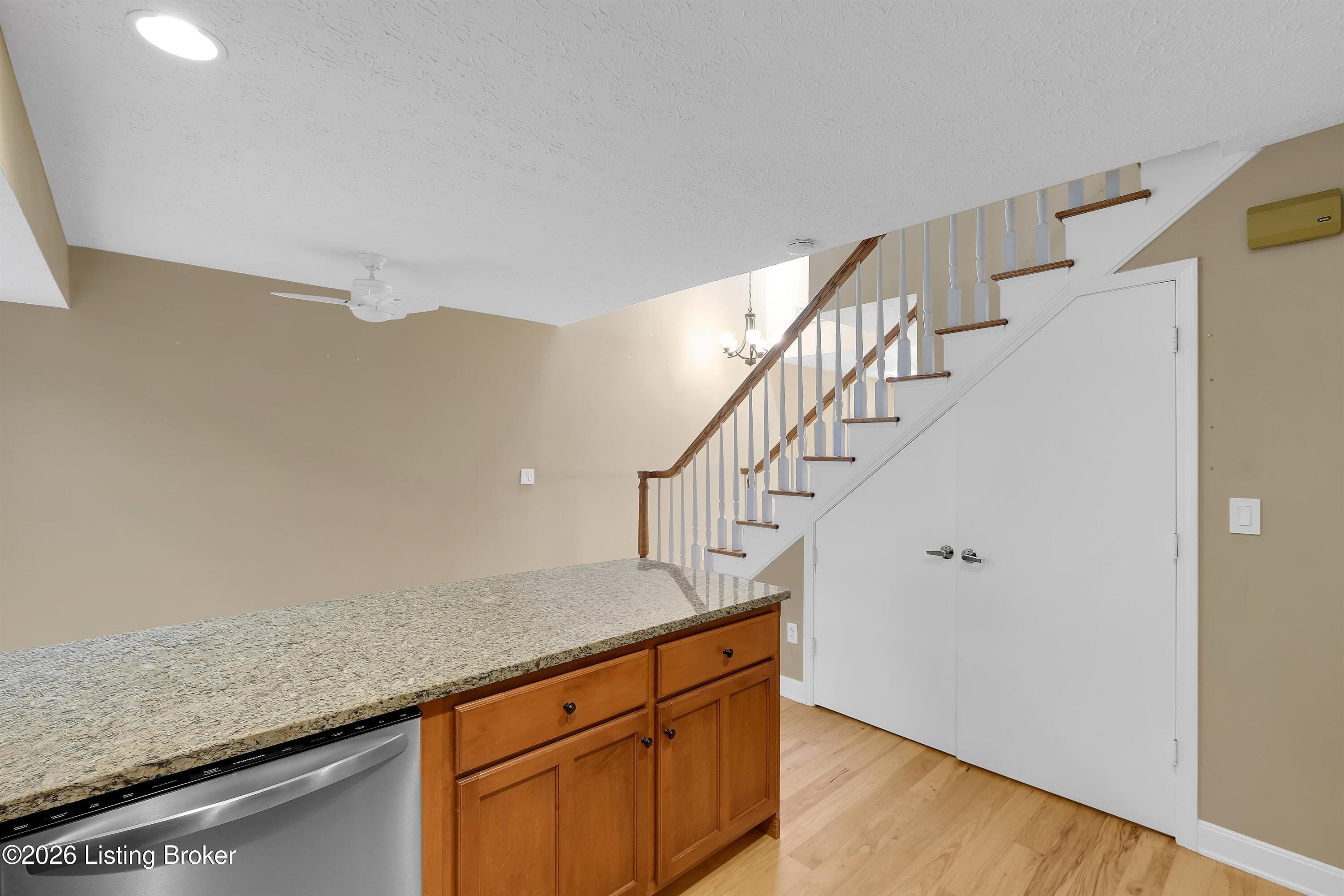 360 Crescent Spring Dr Property Photo 15