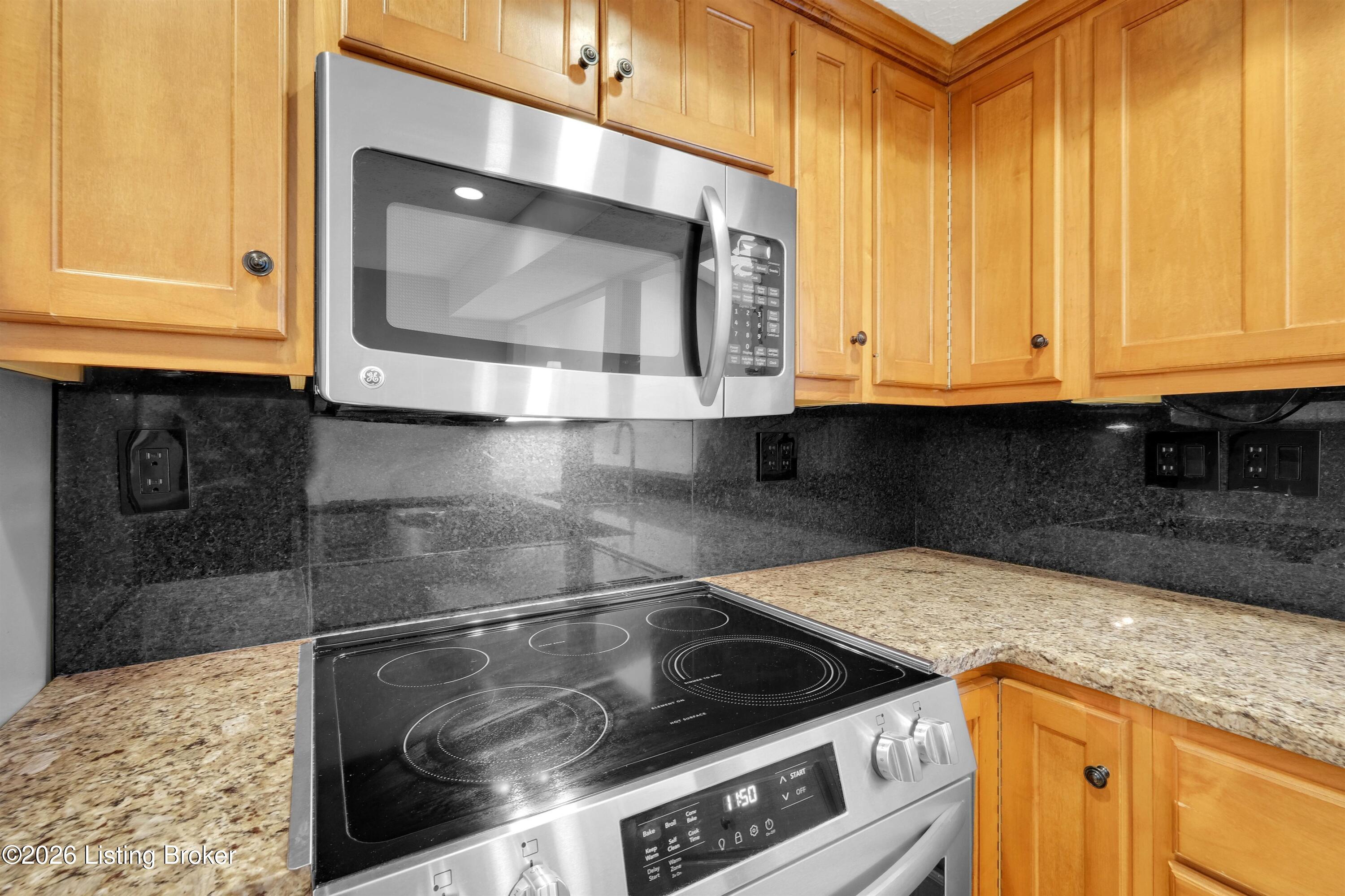 360 Crescent Spring Dr Property Photo 17