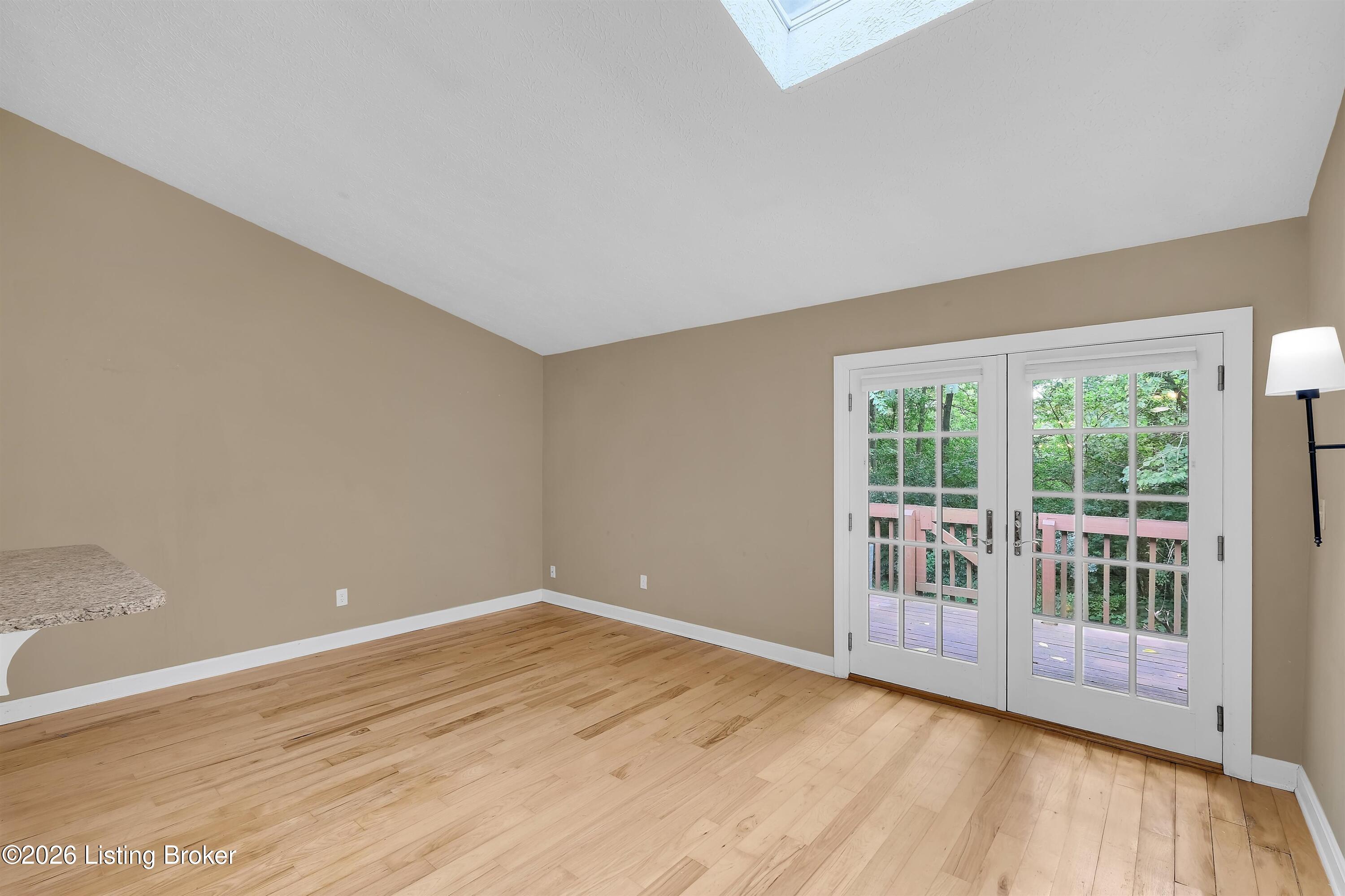 360 Crescent Spring Dr Property Photo 20