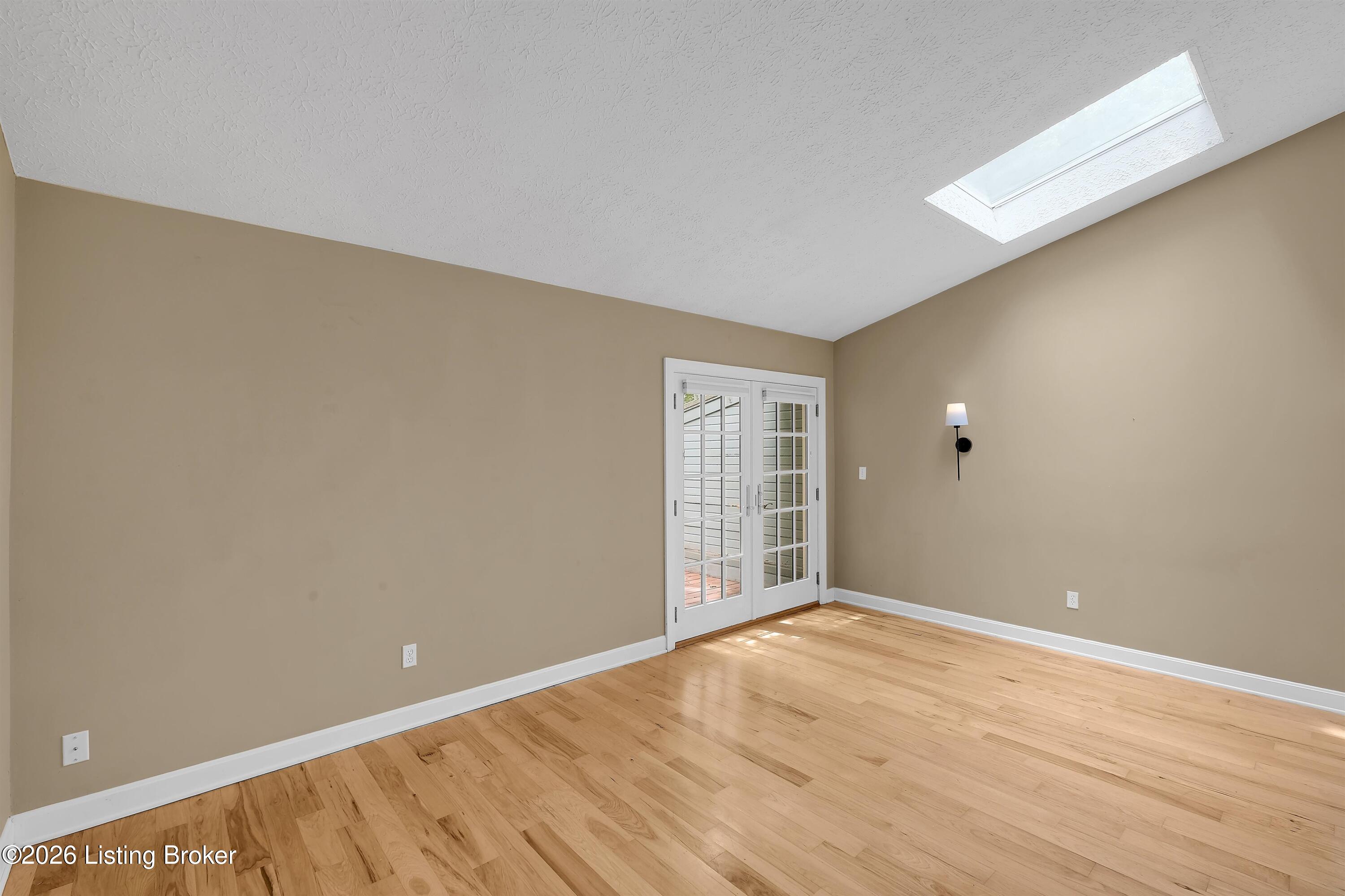 360 Crescent Spring Dr Property Photo 22