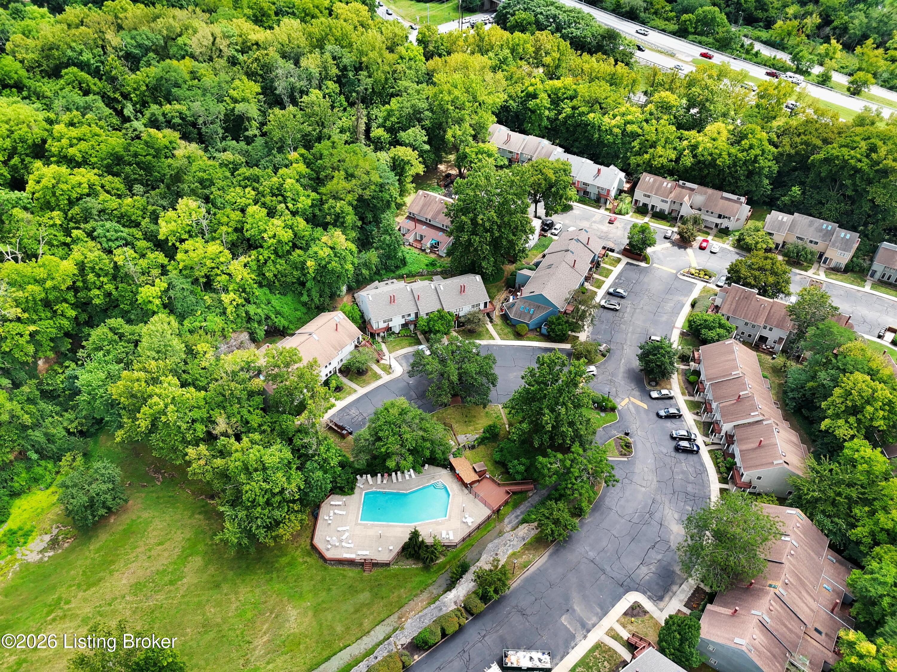 360 Crescent Spring Dr Property Photo 48