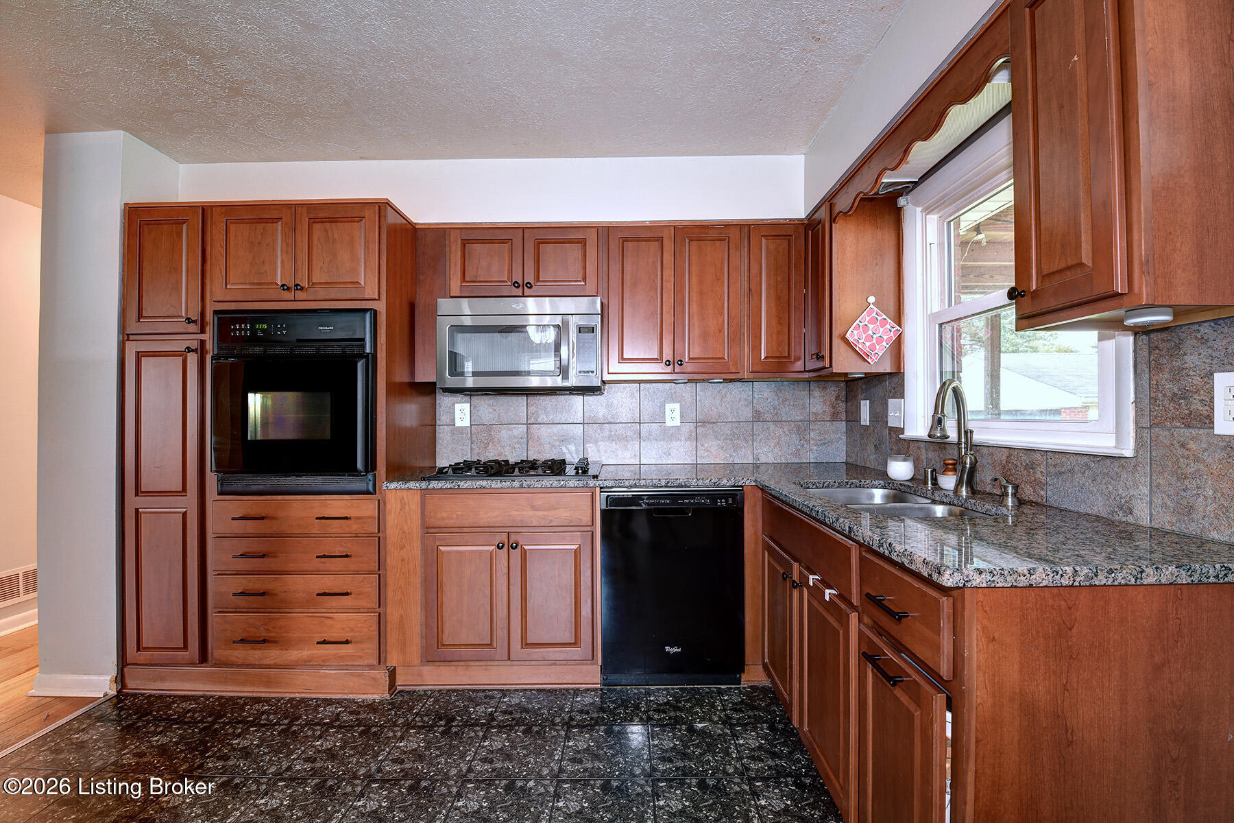 4813 Glenna Way Property Photo 11