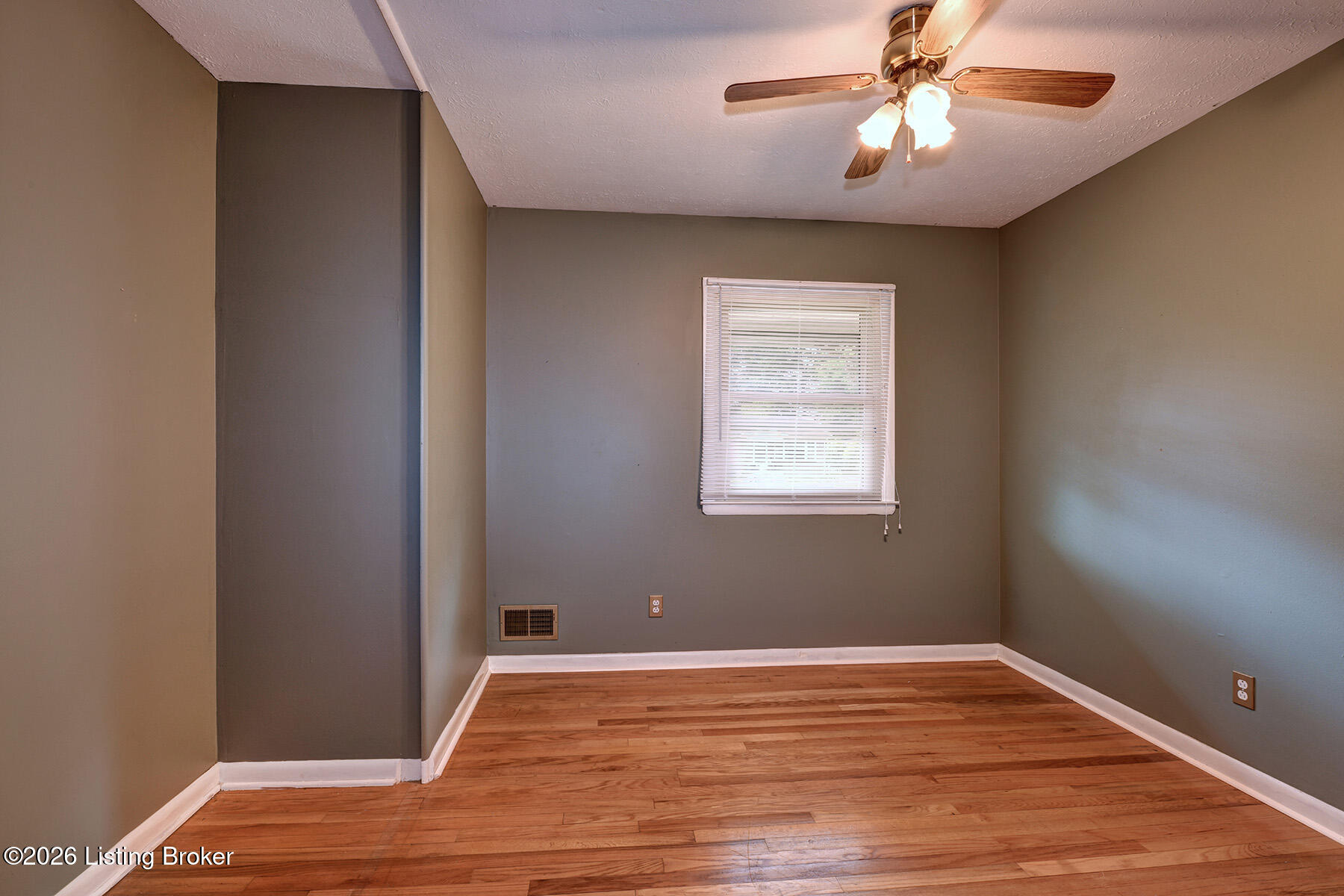 4813 Glenna Way Property Photo 14