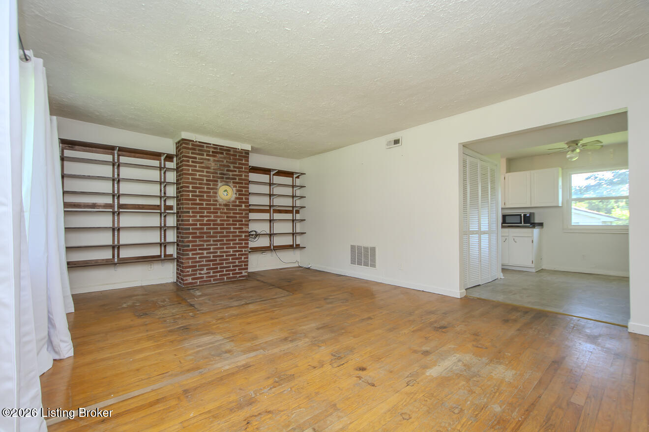 413 Ecchappe Ln Property Photo 3