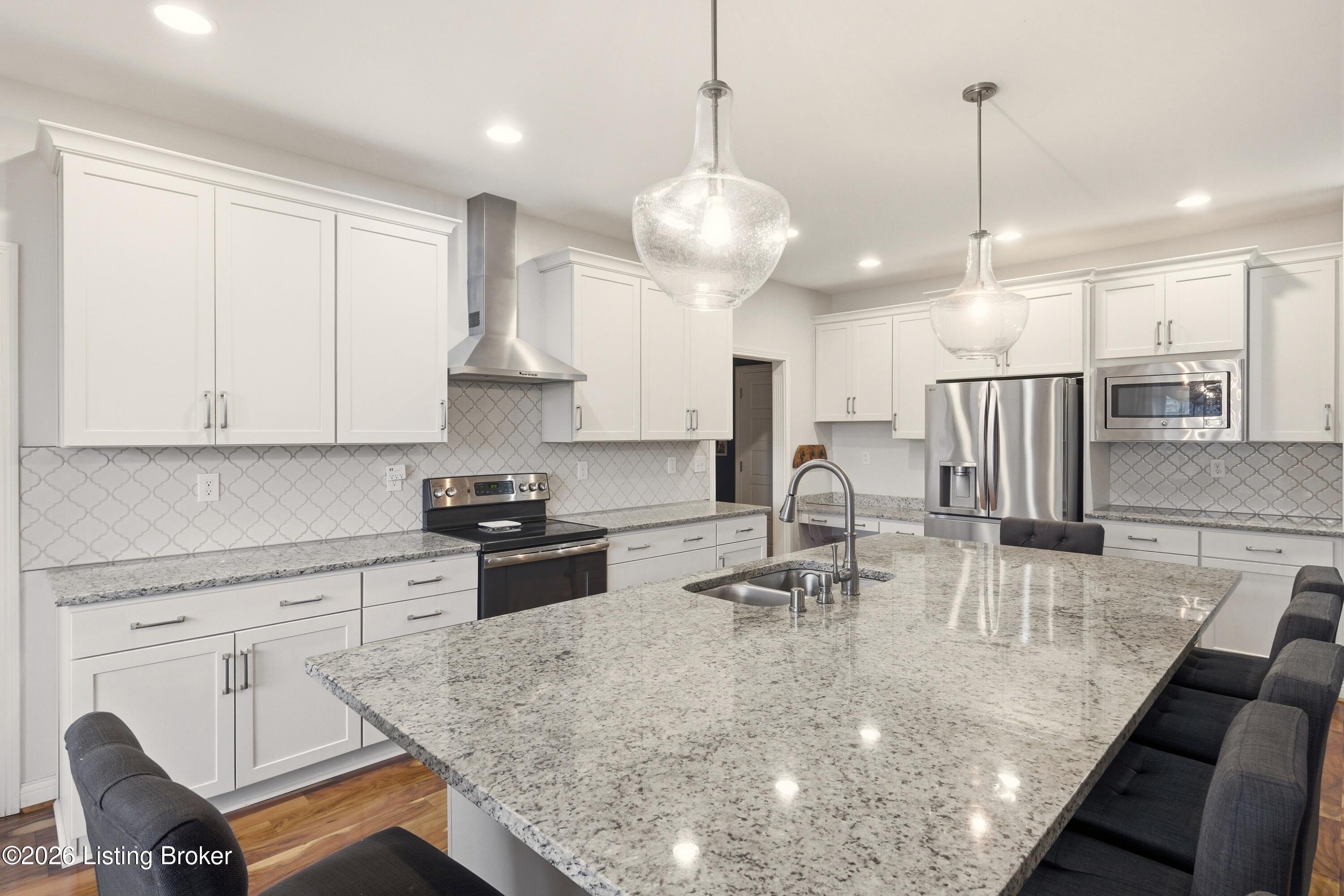 201 Champions Way Property Photo 6