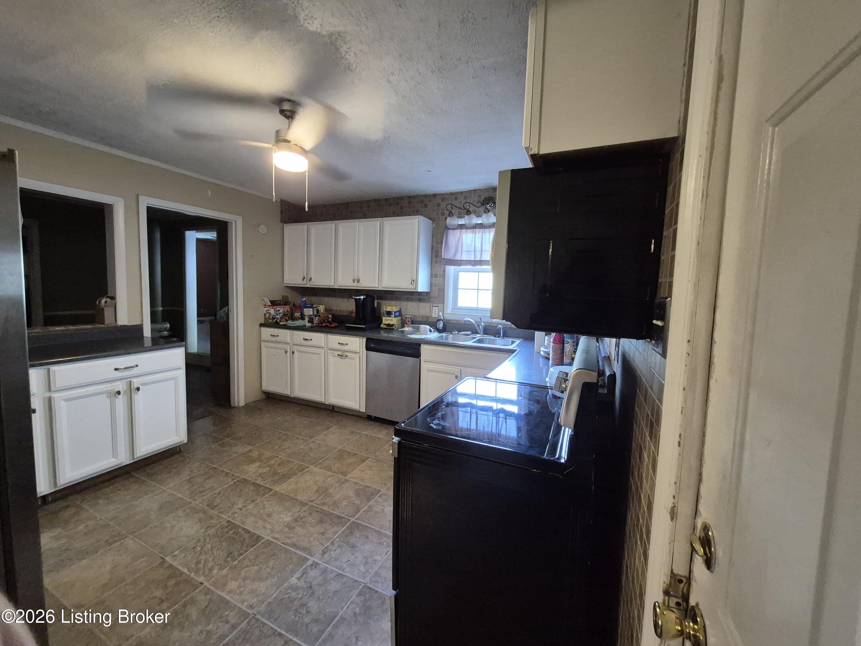 126 Hazel Lawn Dr Property Photo 4