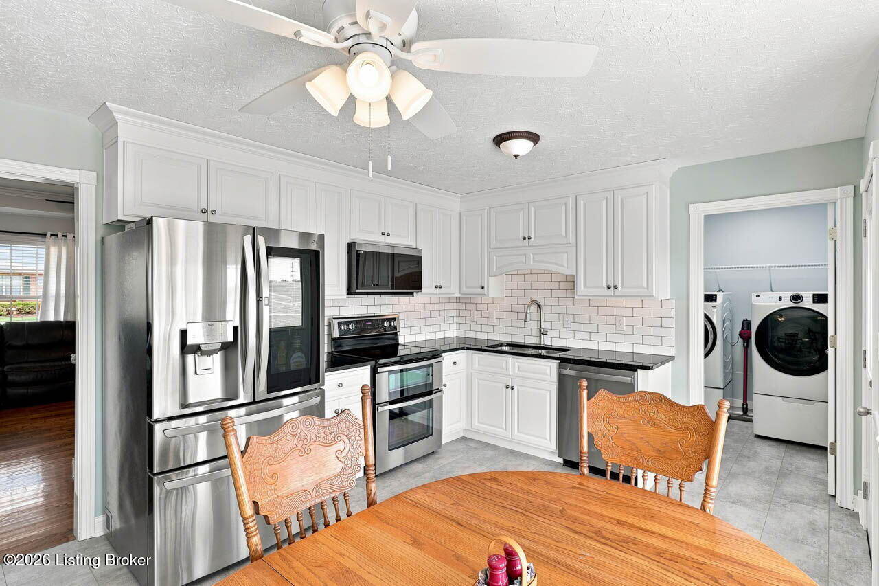 125 Fox Tail Ln Property Photo 12