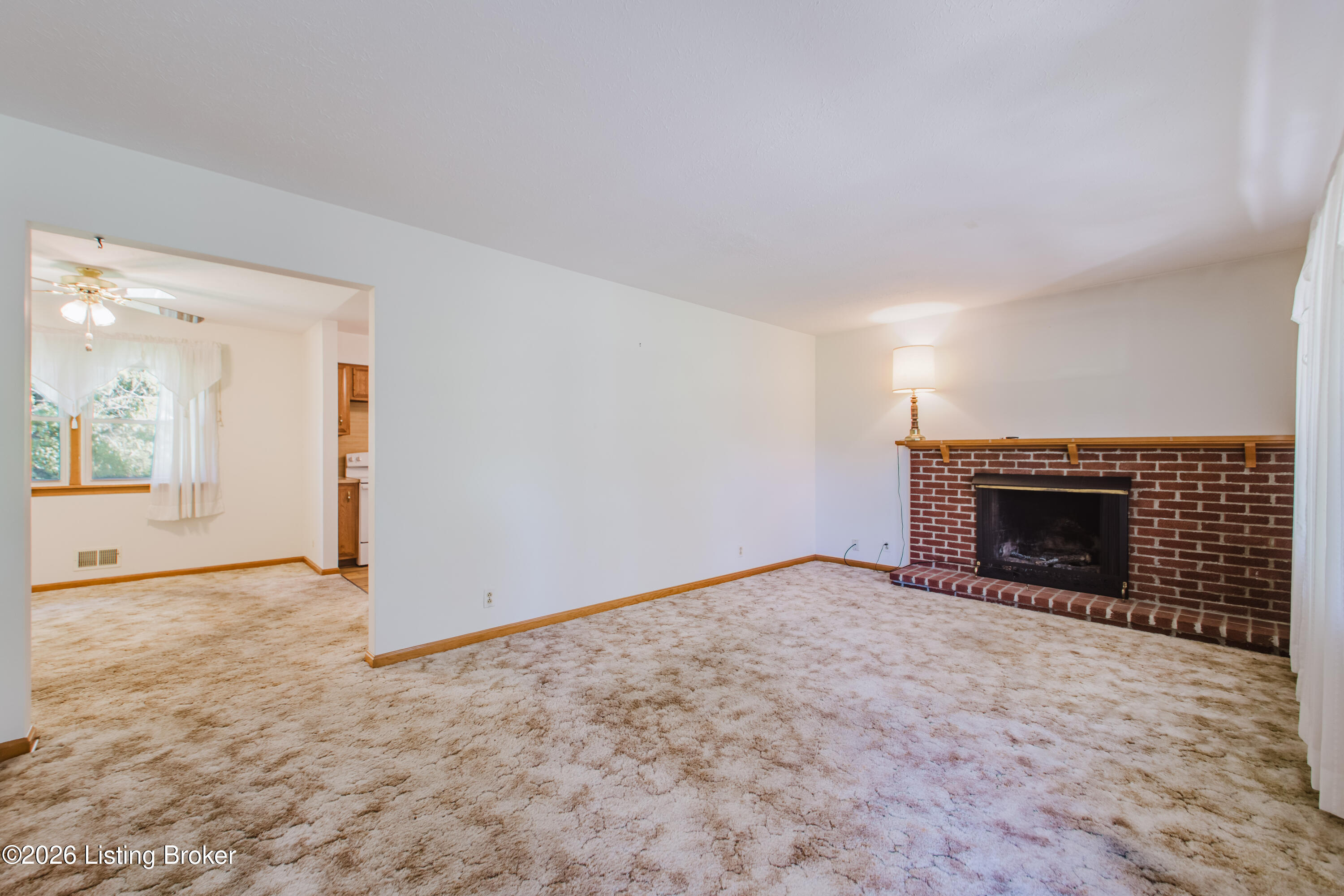 10122 Mary Dell Ln Property Photo 4
