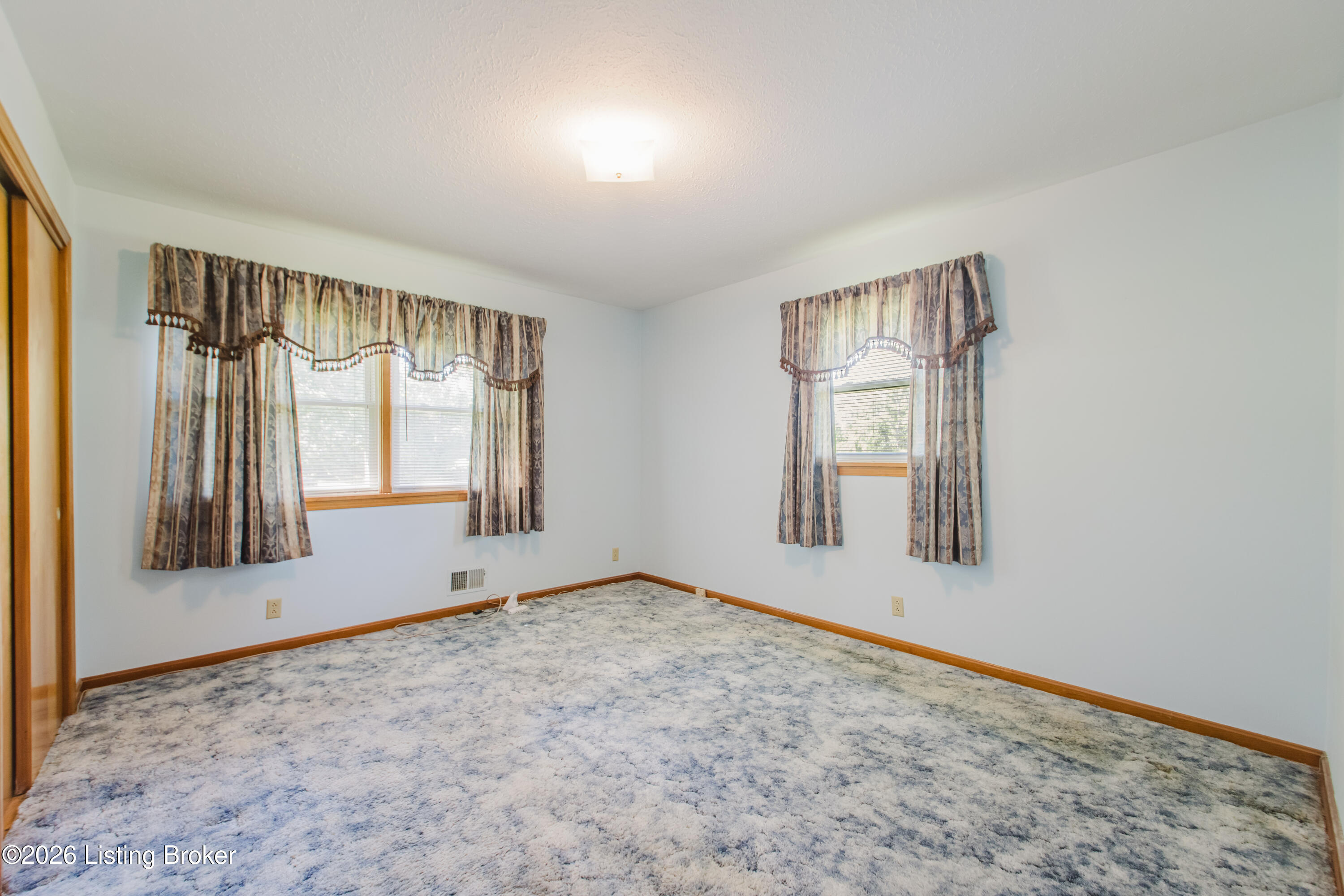 10122 Mary Dell Ln Property Photo 17