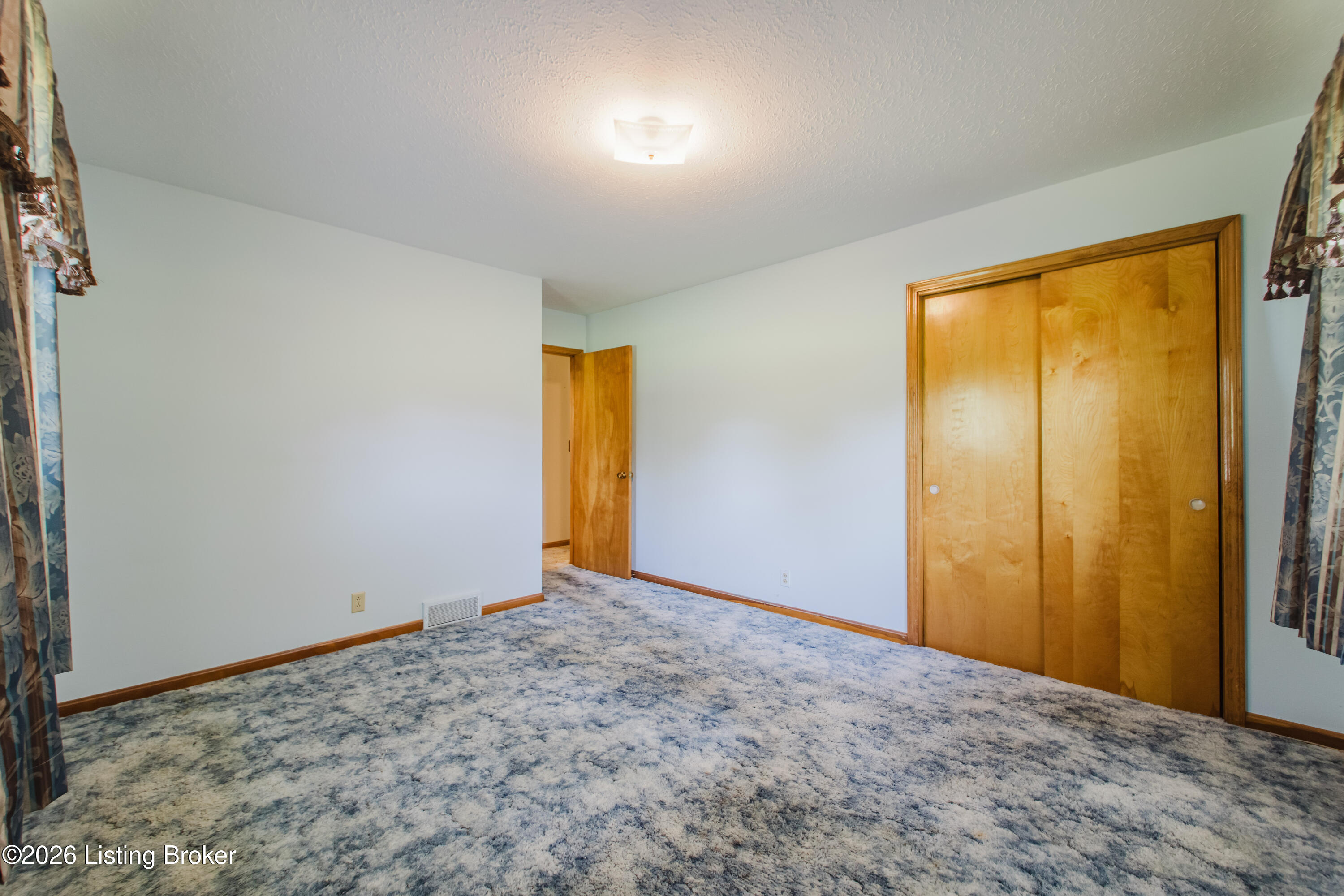 10122 Mary Dell Ln Property Photo 18
