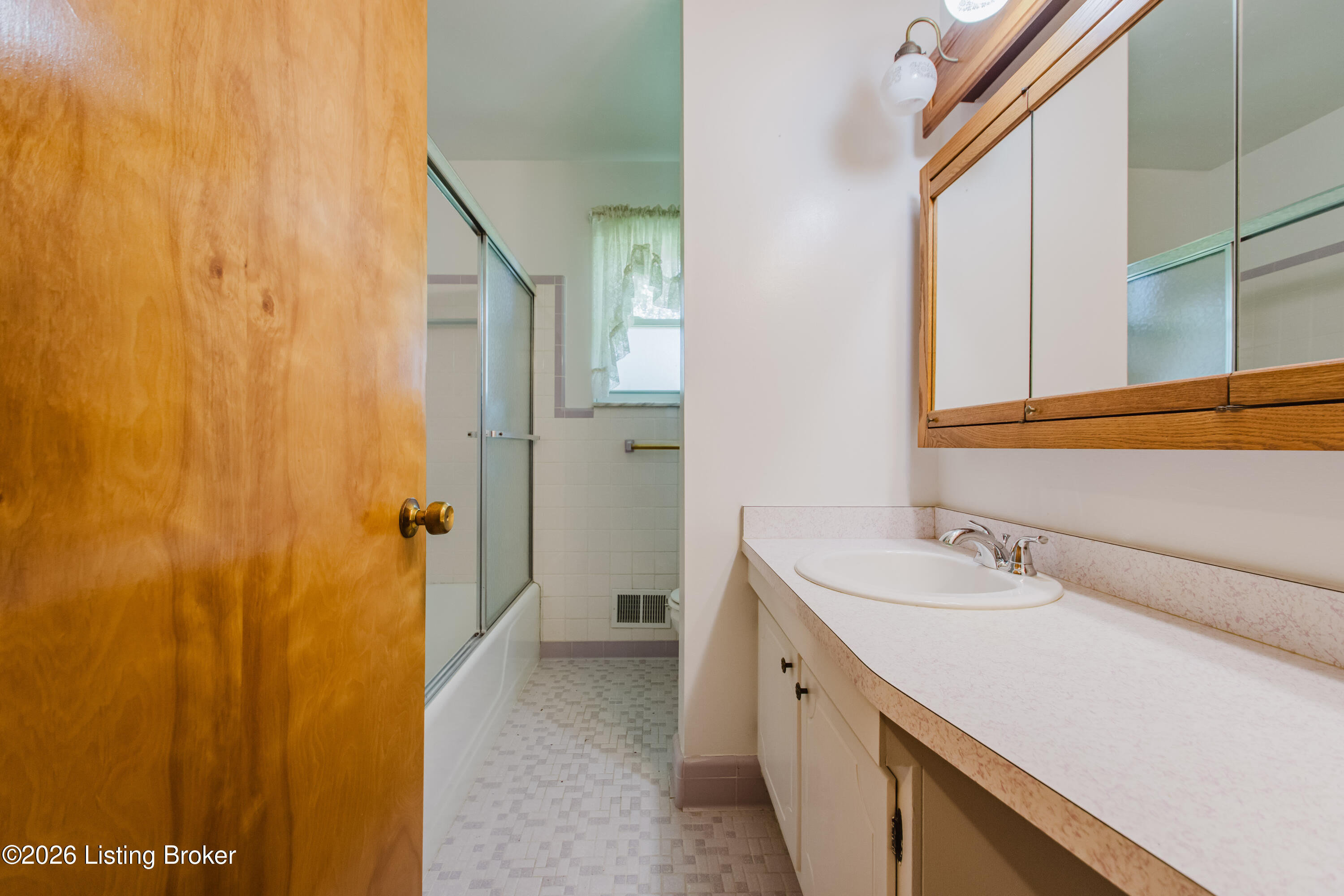 10122 Mary Dell Ln Property Photo 19
