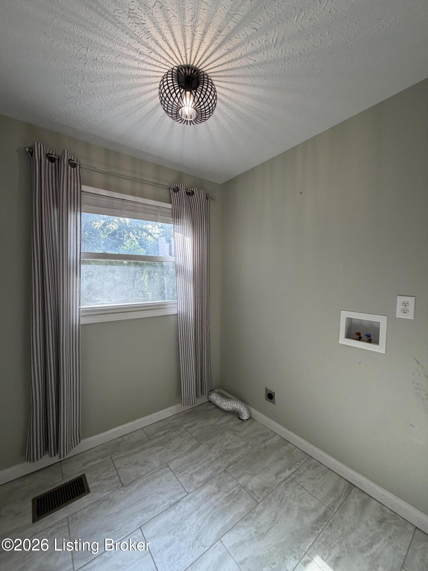 431 Cedarcrest Dr Property Photo 27