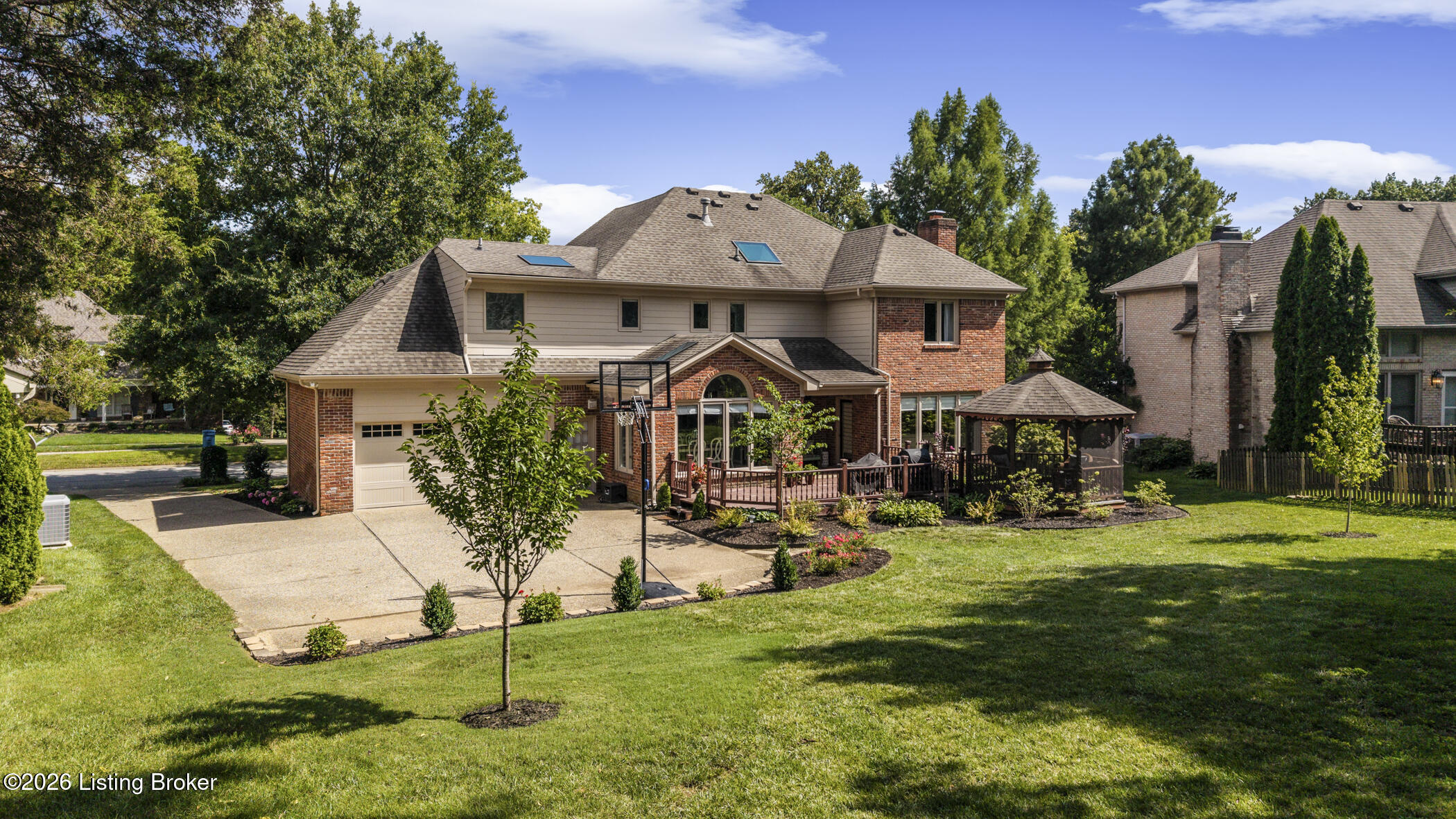 800 Lake Forest Pkwy Property Photo 2
