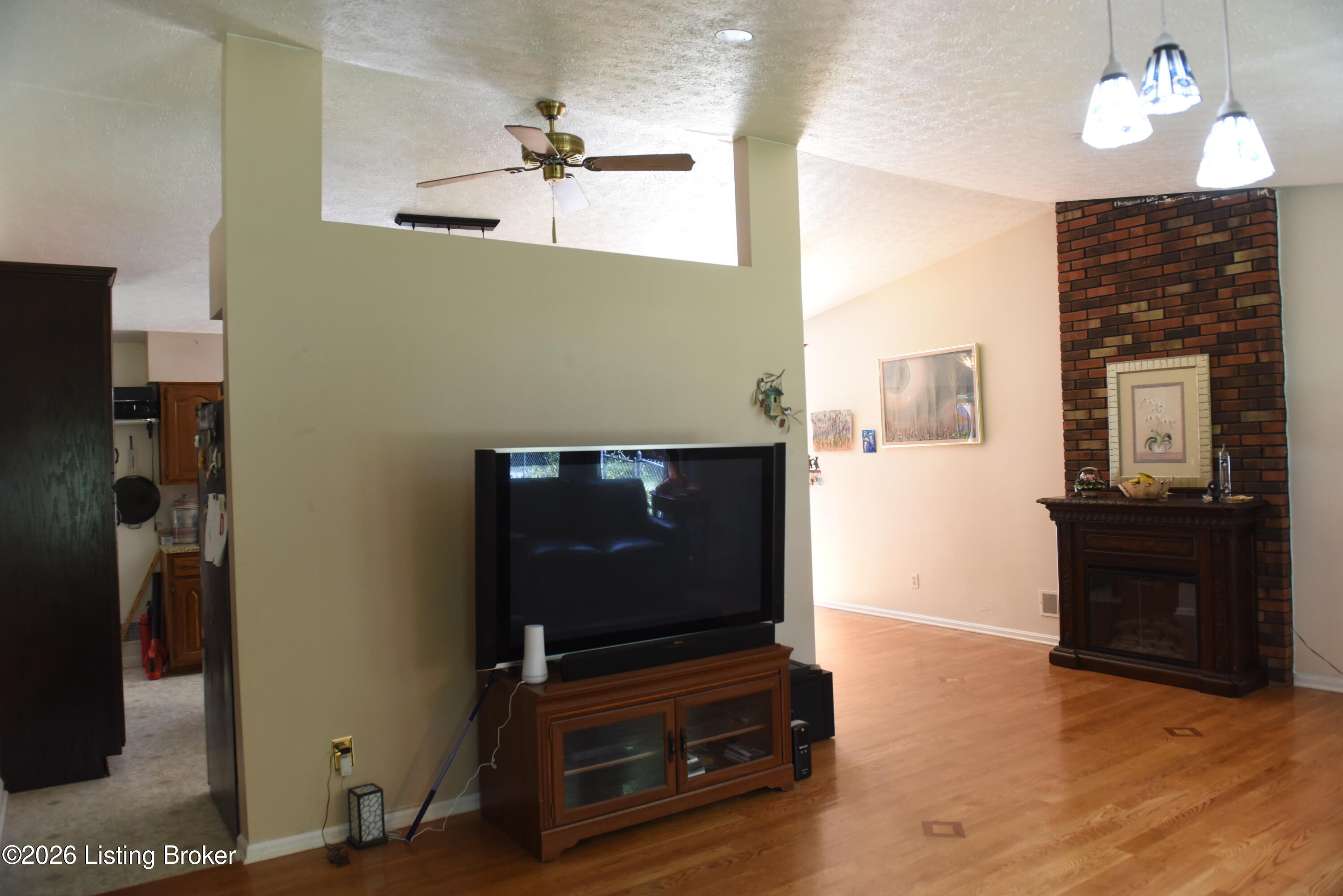 105 Andrea Ct Property Photo 5