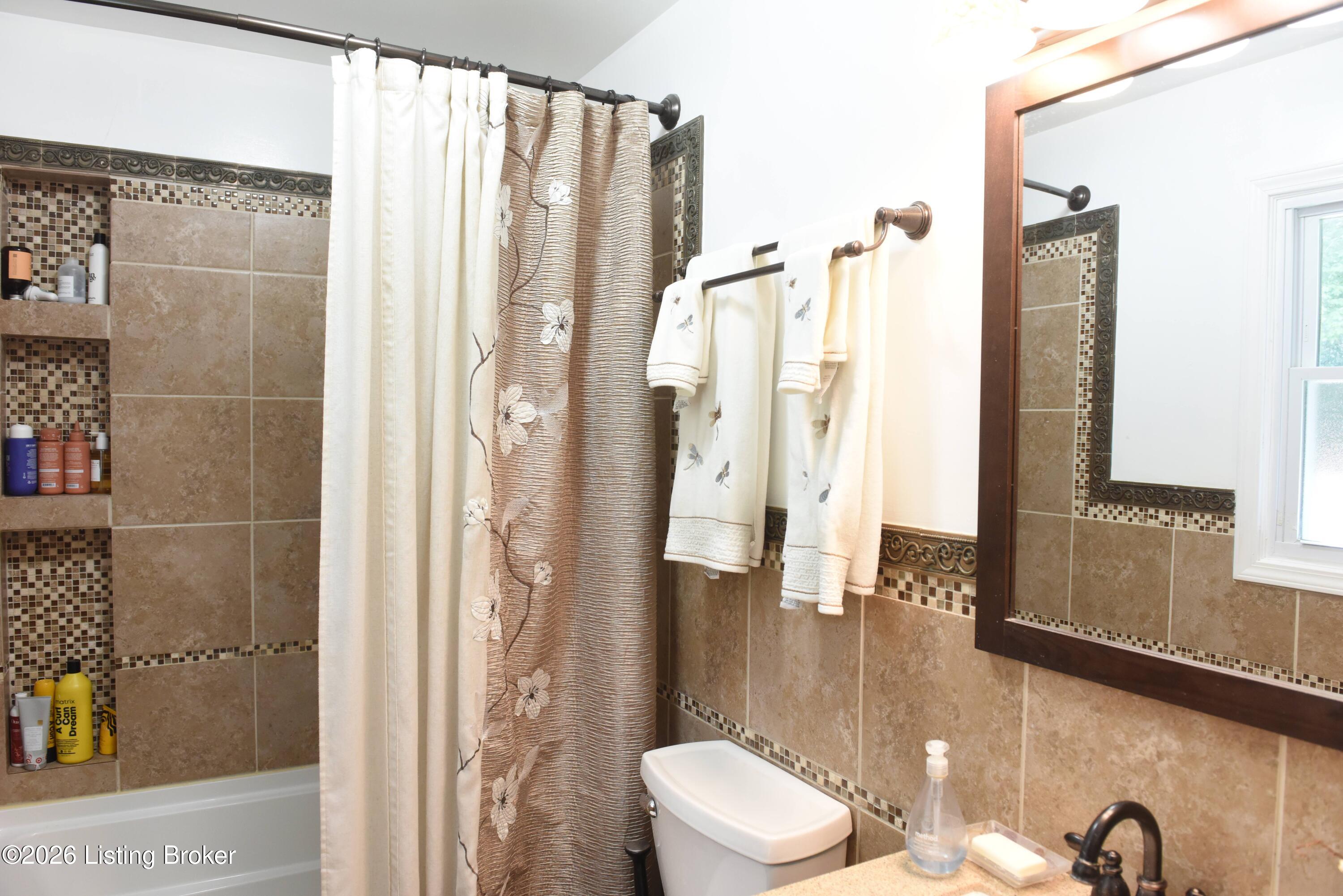 105 Andrea Ct Property Photo 16