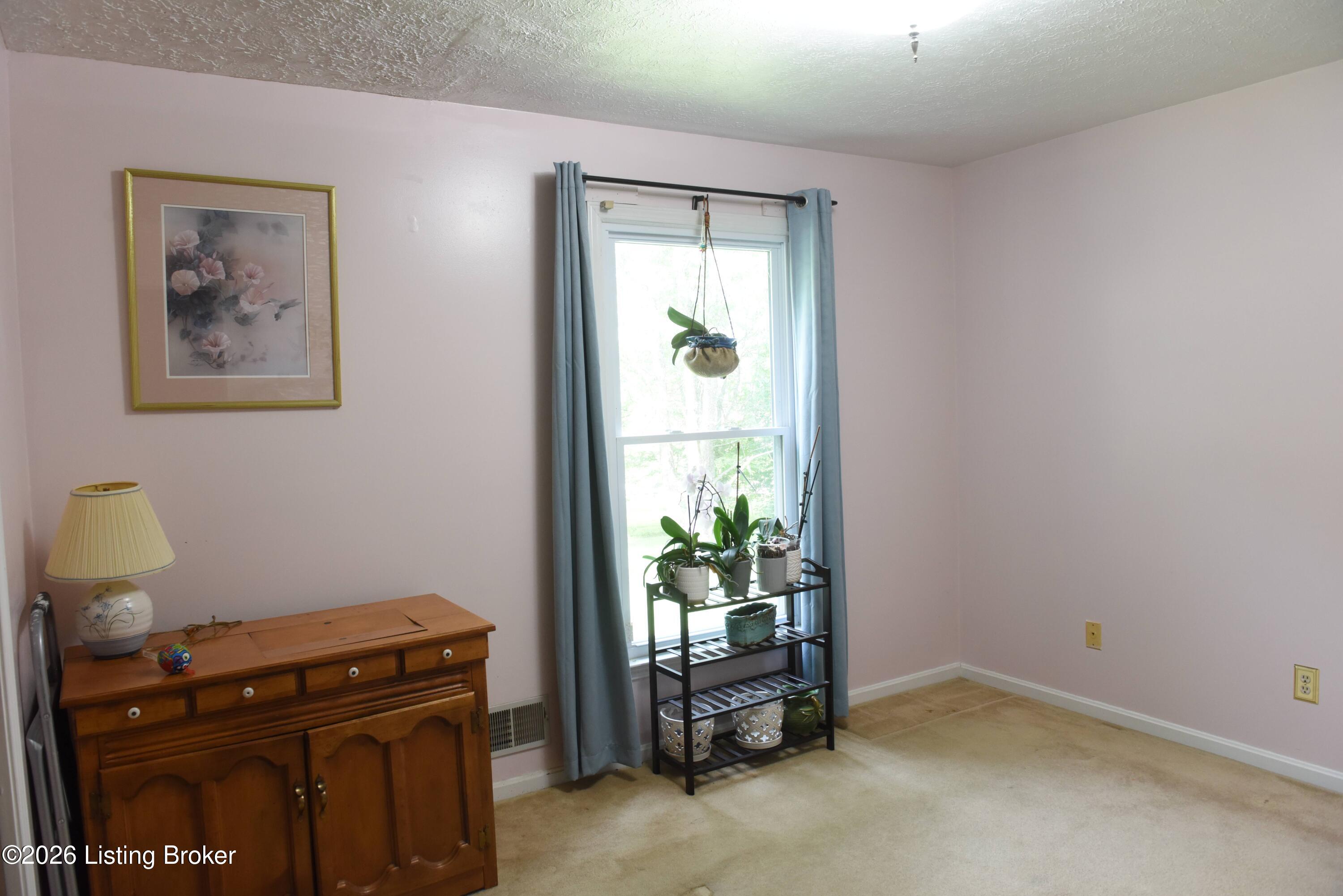 105 Andrea Ct Property Photo 24