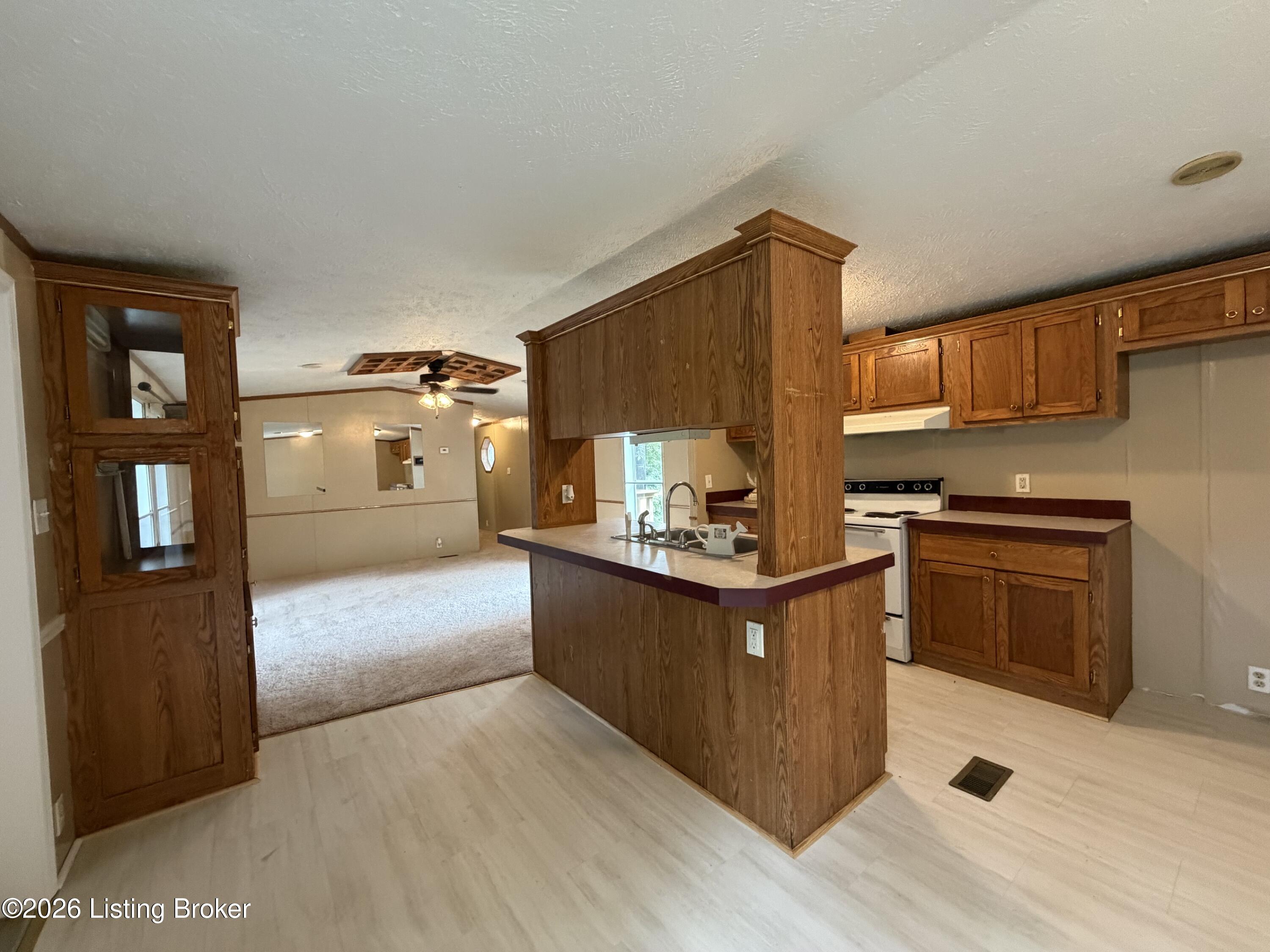1165 Medley Dr Property Photo 5