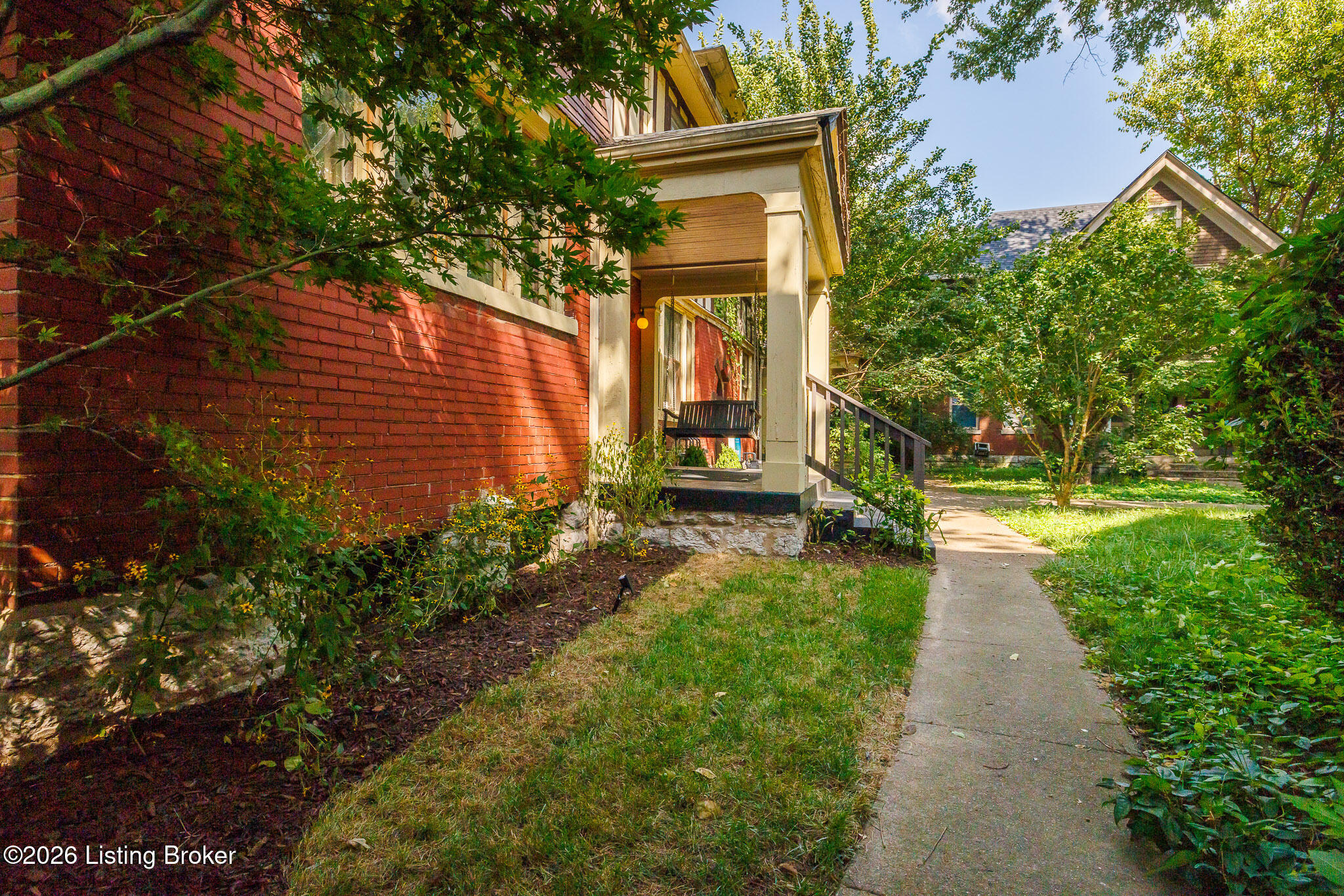 1238 Ormsby Ct Property Photo 8