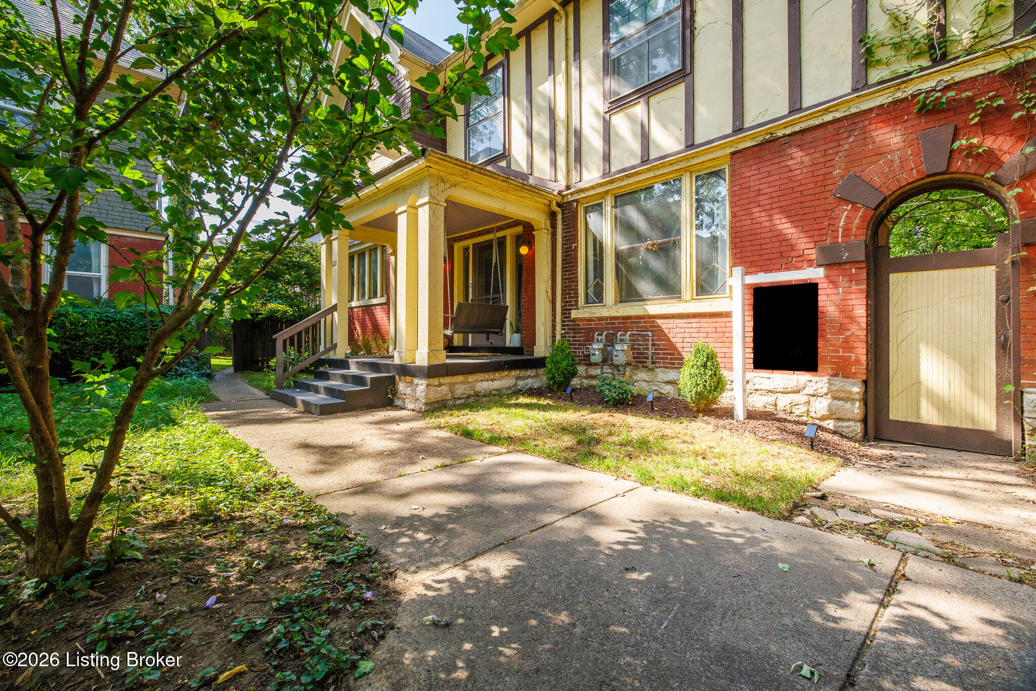 1238 Ormsby Ct Property Photo 9