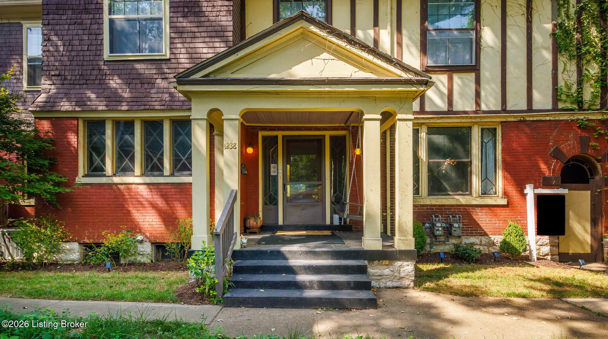1238 Ormsby Ct Property Photo 83
