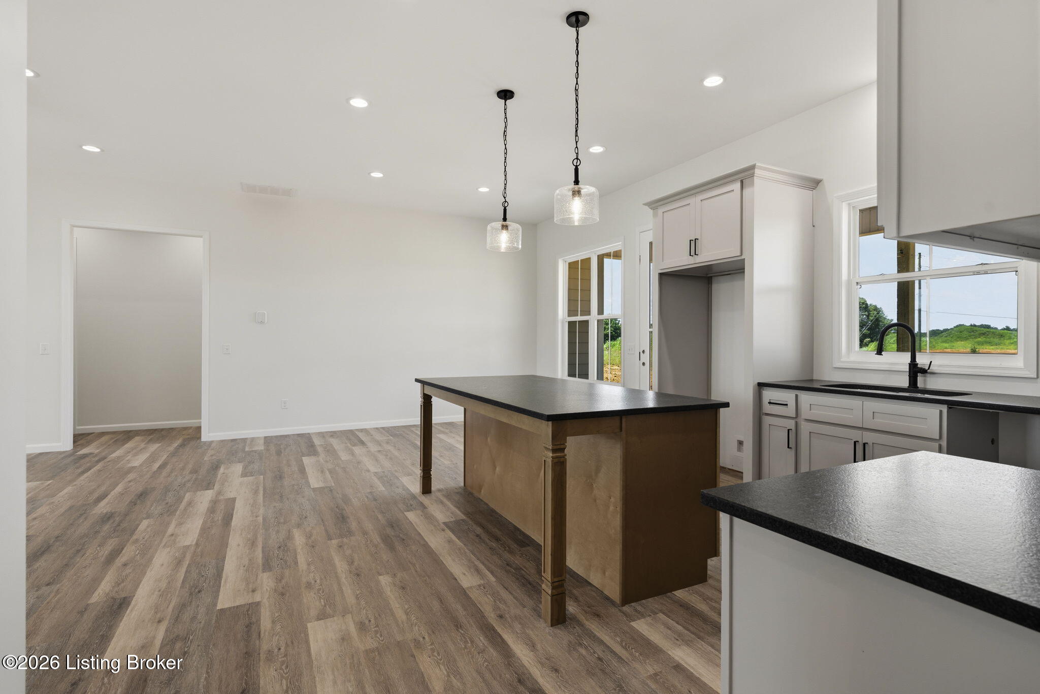 414 Greenhill St Property Photo 10
