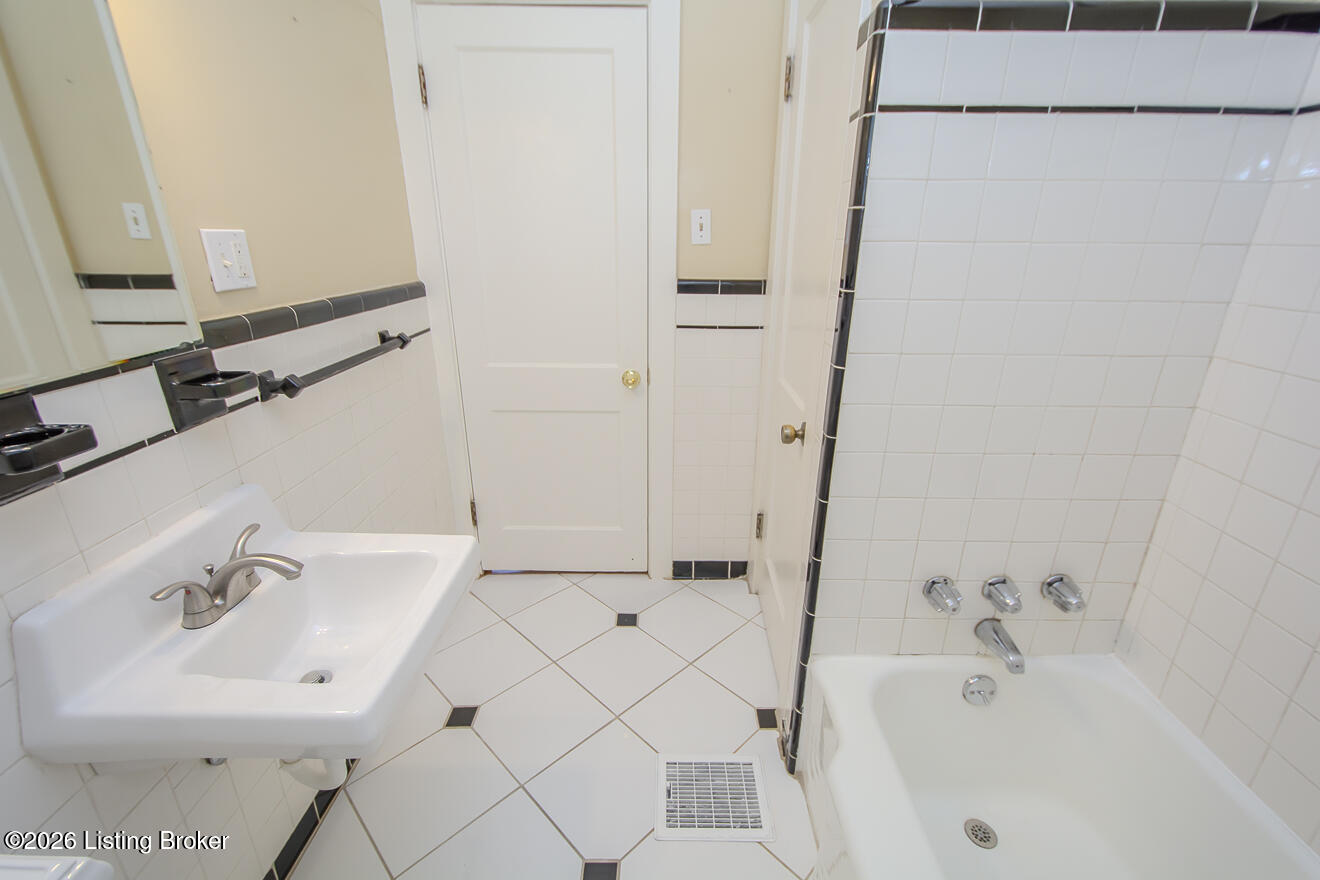 2901 Dartmouth Ave Property Photo 13