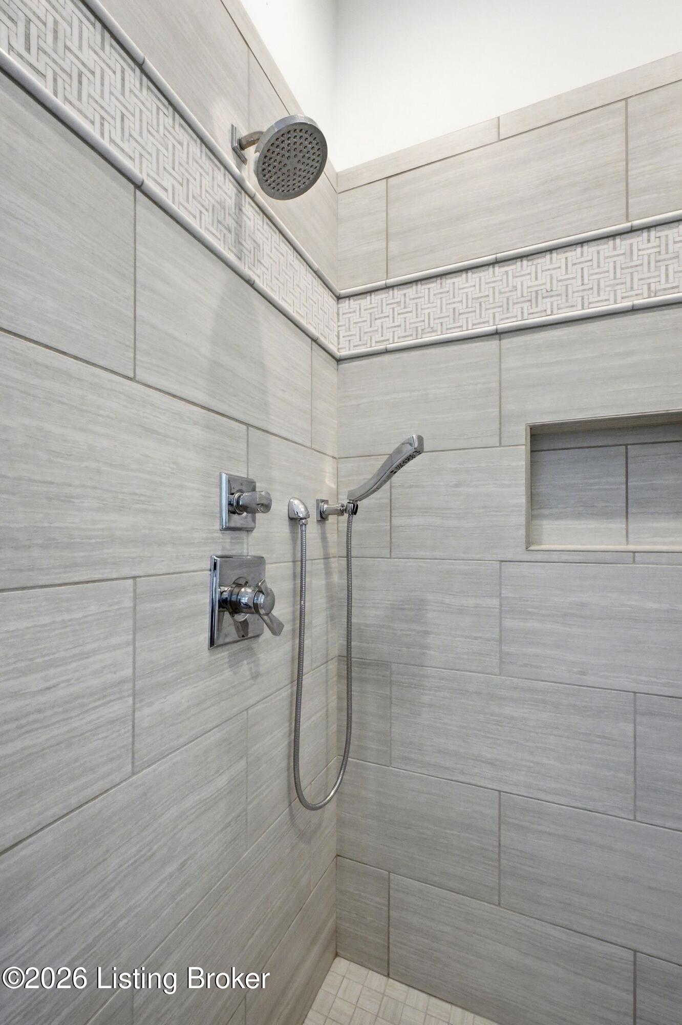 6300 Mistflower Cir Property Photo 22