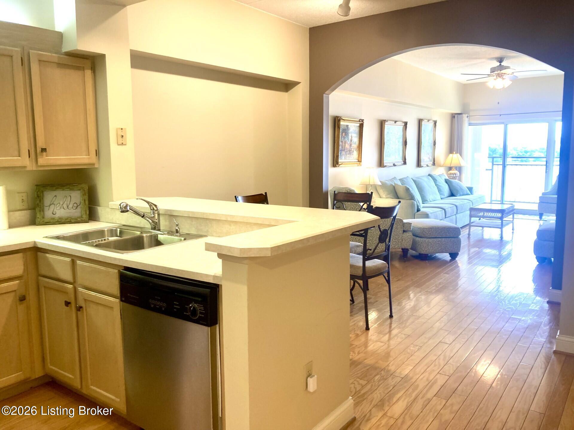 1 Riverpointe Plaza Apt 517 Property Photo 3