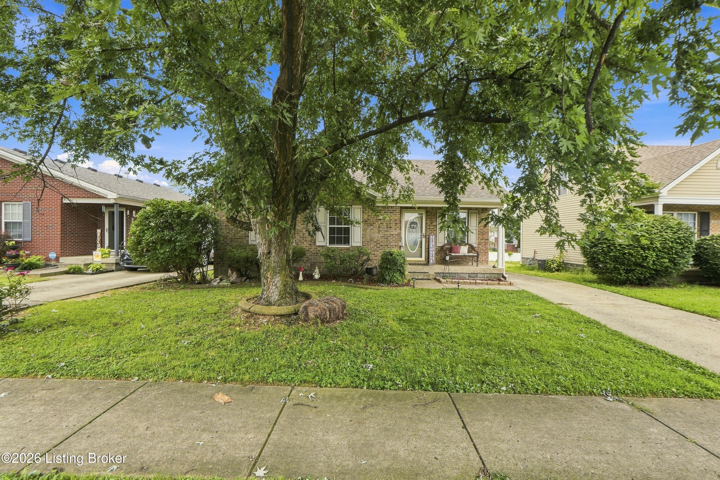 3136 Northland Dr Property Photo 2