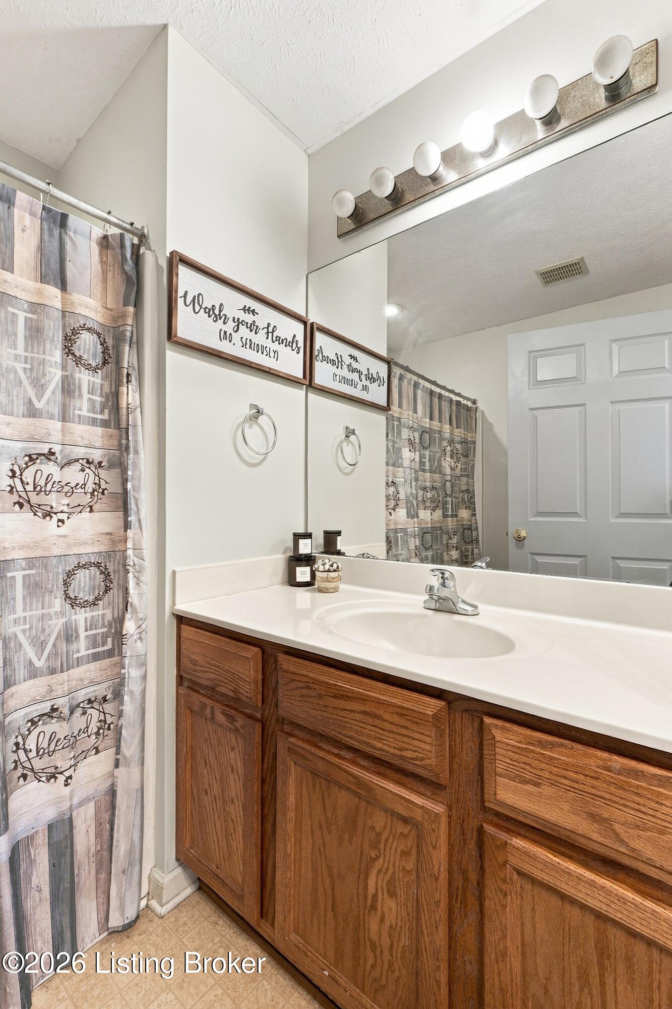 3136 Northland Dr Property Photo 27