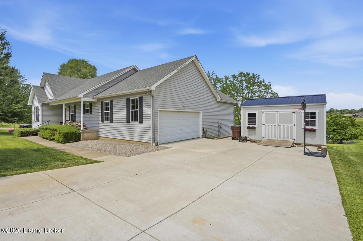 94 Willowbrook Ct Property Photo 4