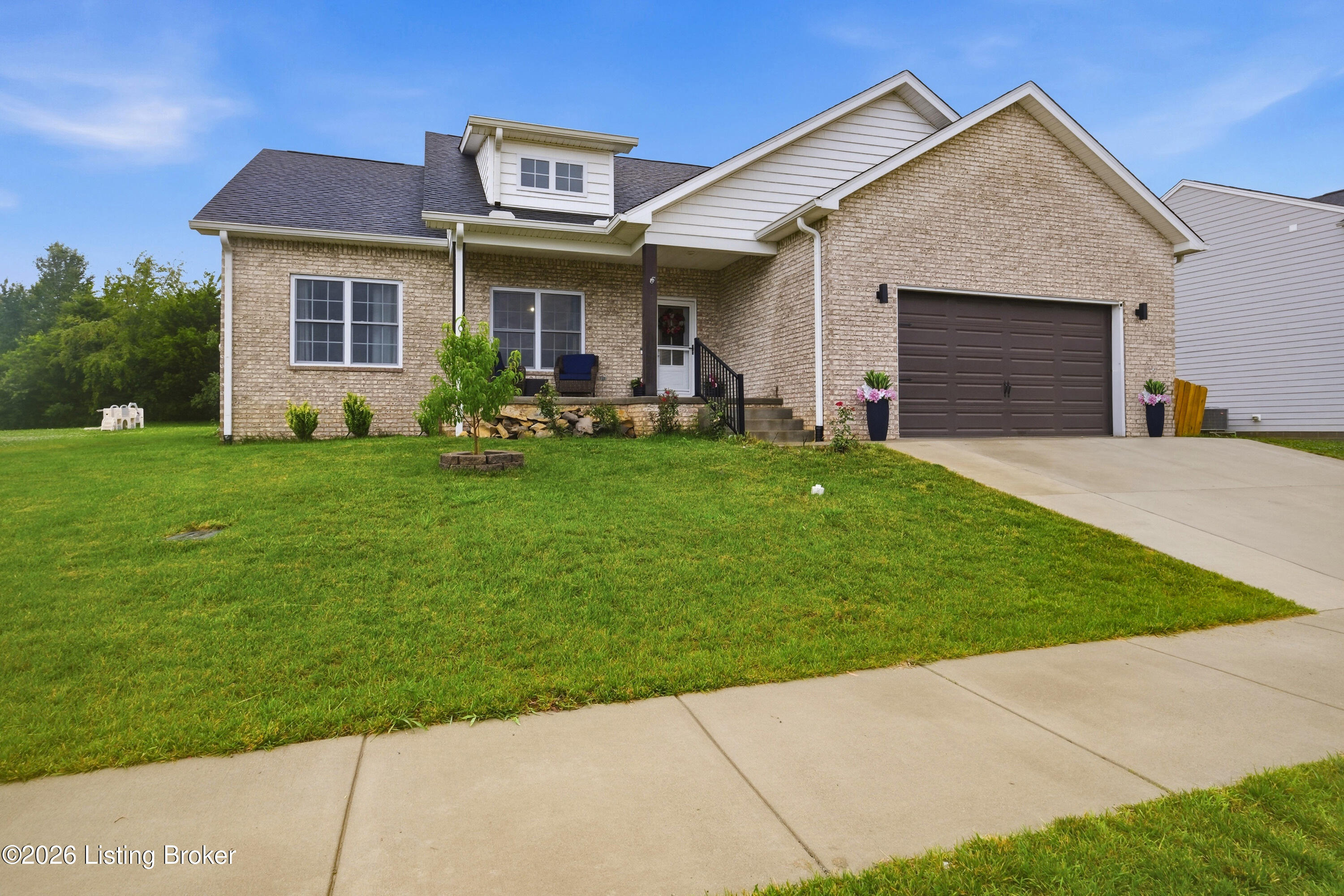 305 Summit Creek Dr Property Photo 16